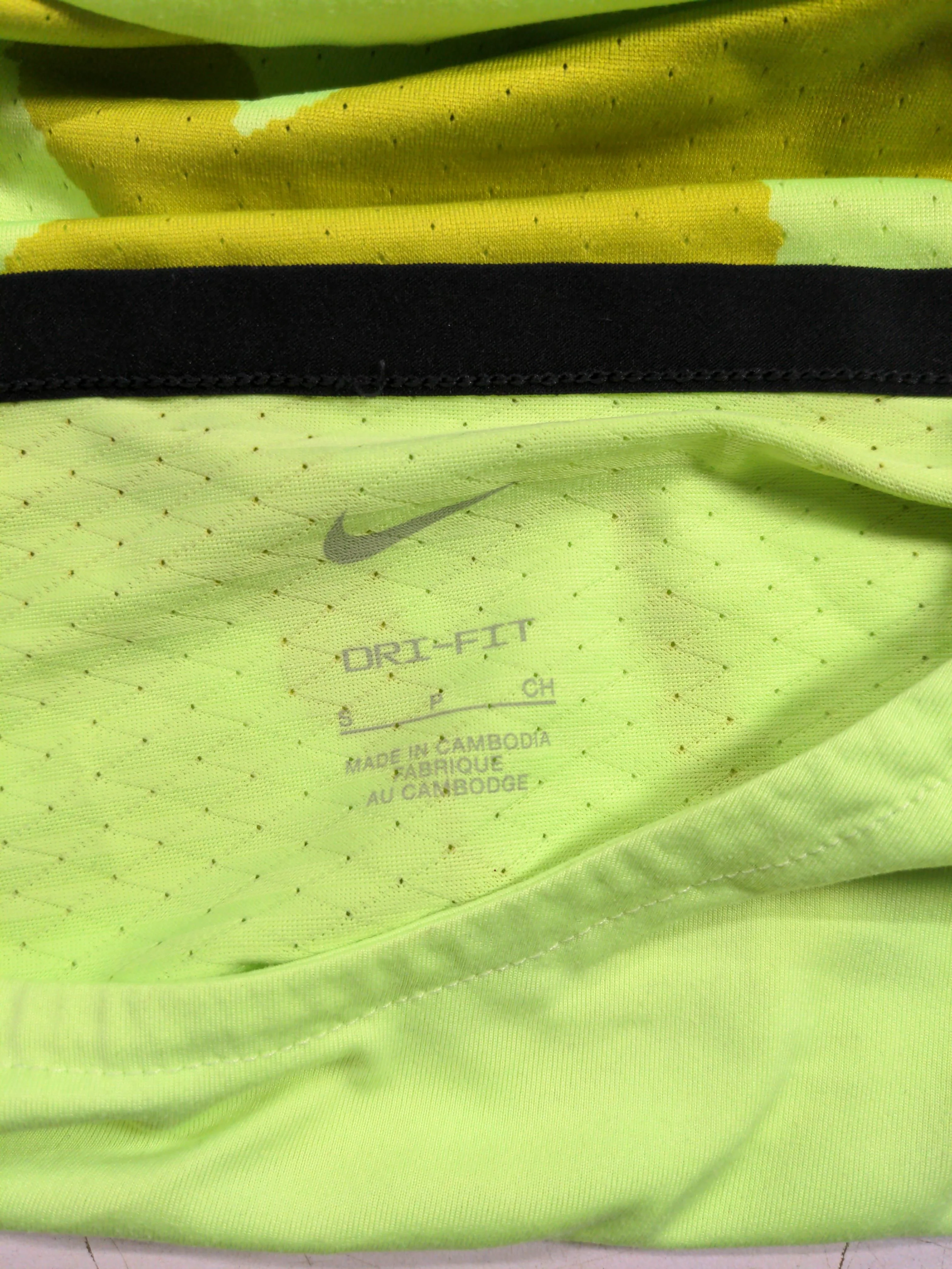 Nike Men's T-Shirt S Yellow Graphic Polyester with Elastane Round Neck Basic - Image 5