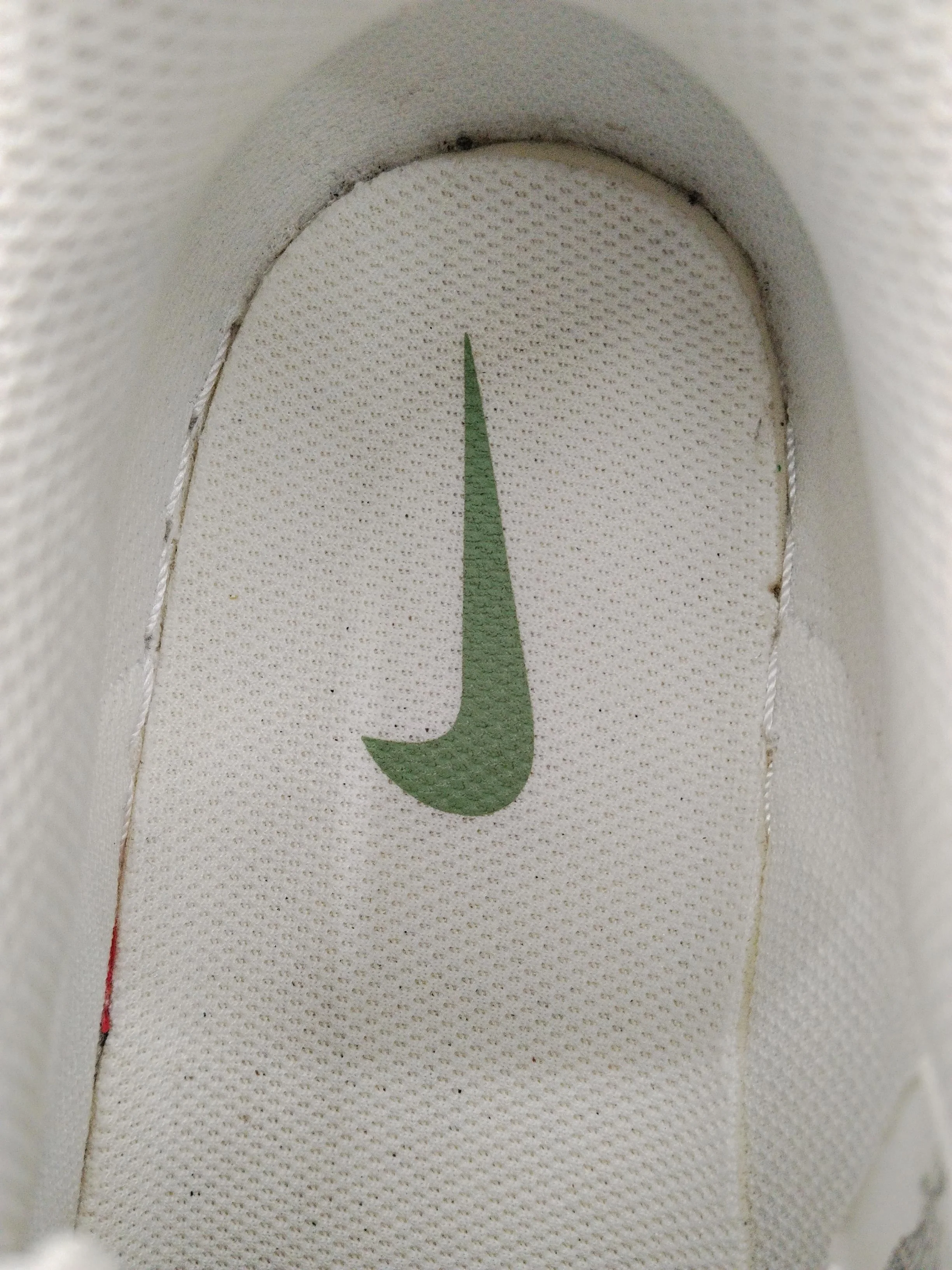 Nike unknown Women's Trainers F15460-1 LUC UK6 in White - Image 6