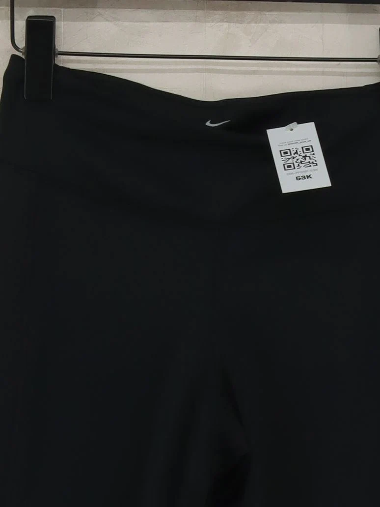 Nike Women's Leggings M Black Polyester with Spandex Capri - Image 3