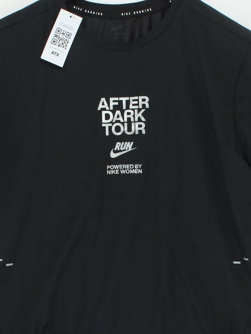 Nike Women's T-Shirt L Black Graphic Polyester with Elastane Basic New with tags - Image 3
