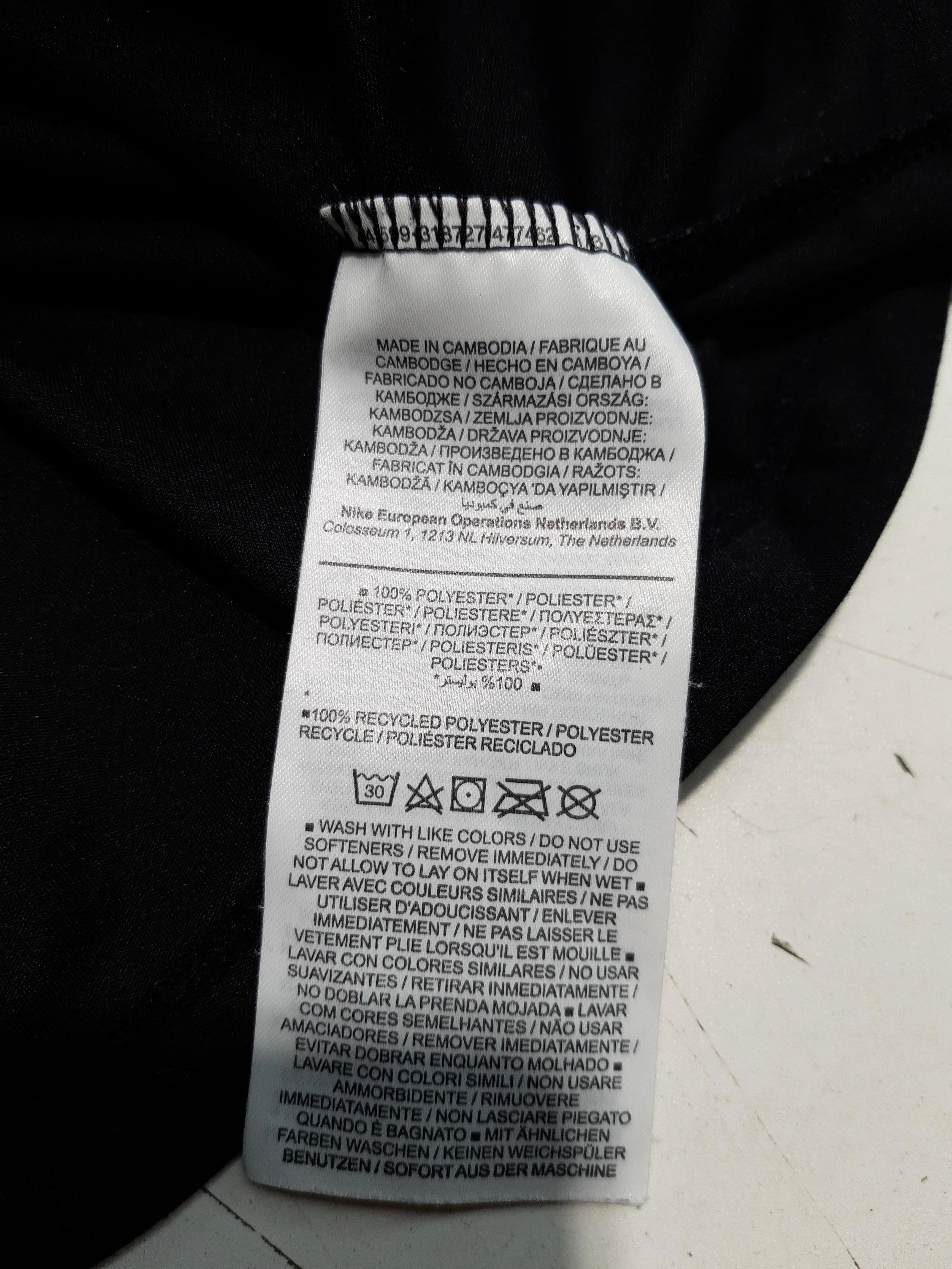 Nike Women's T-Shirt M Black 100% Polyester Sleeveless Basic - Image 6