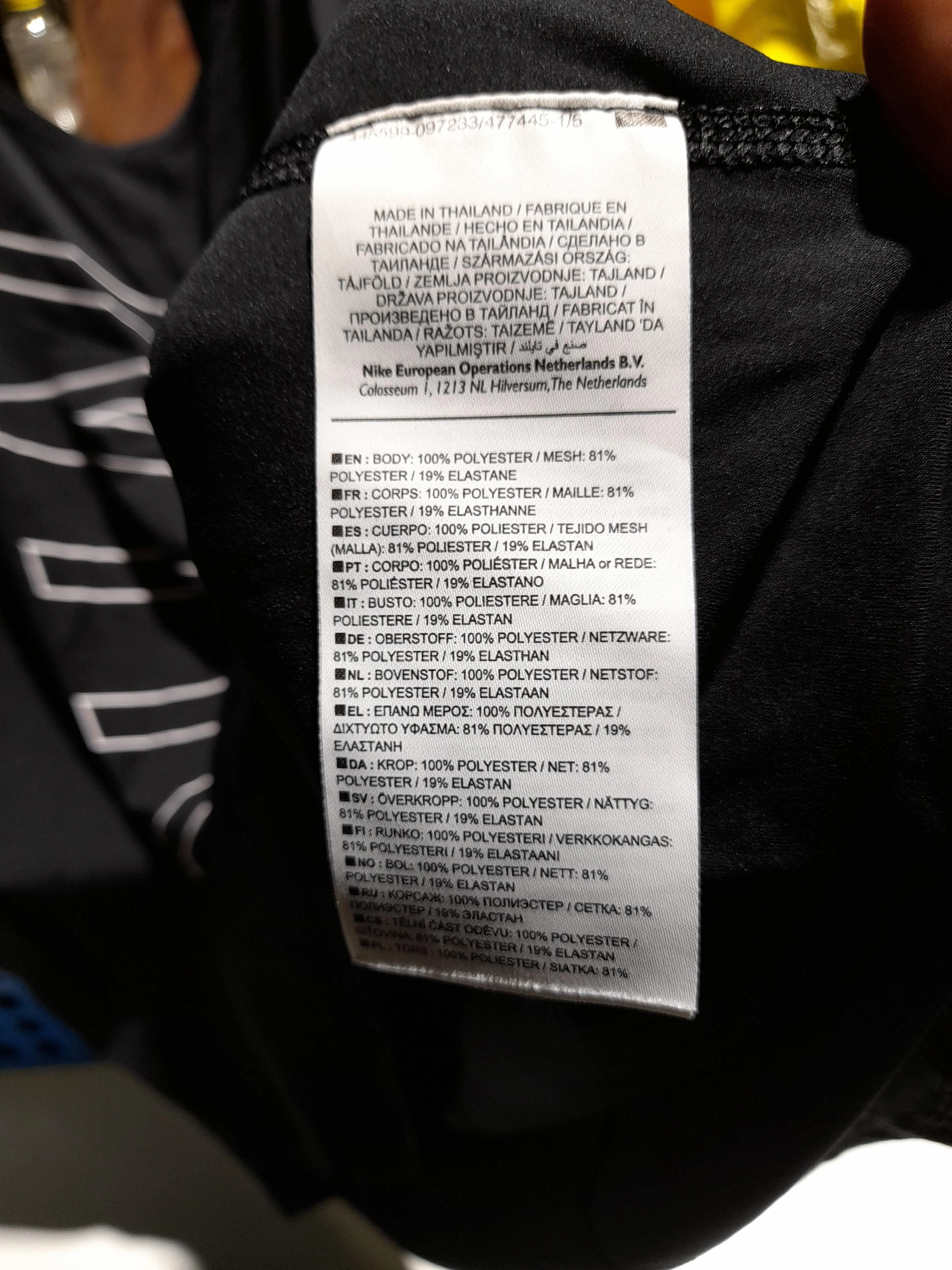 Nike Women's T-Shirt M Black Graphic Polyester with Elastane Sleeveless Basic - Image 6