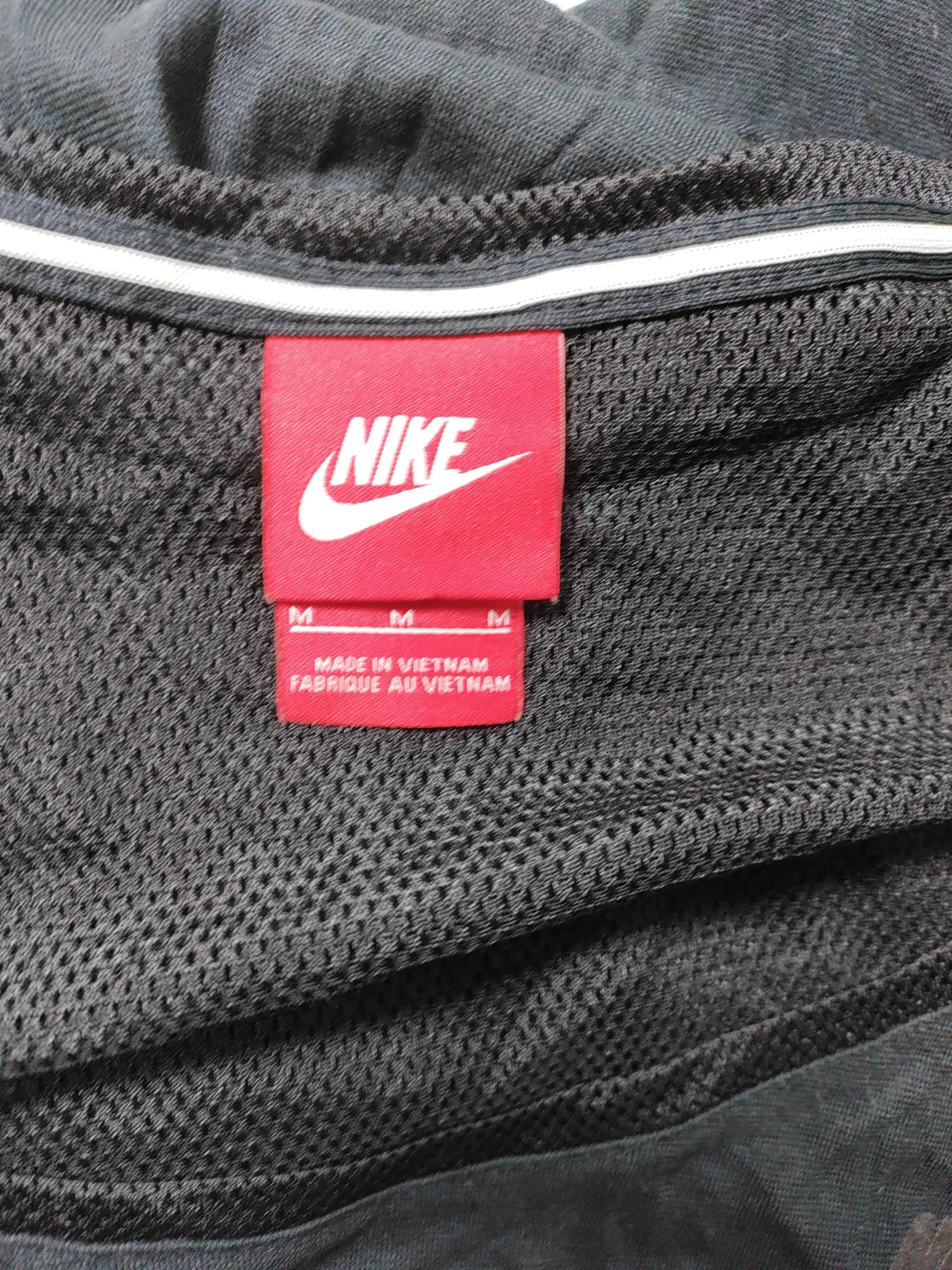 Nike Women's T-Shirt M Black Polyester with Lyocell Modal Basic - Image 5