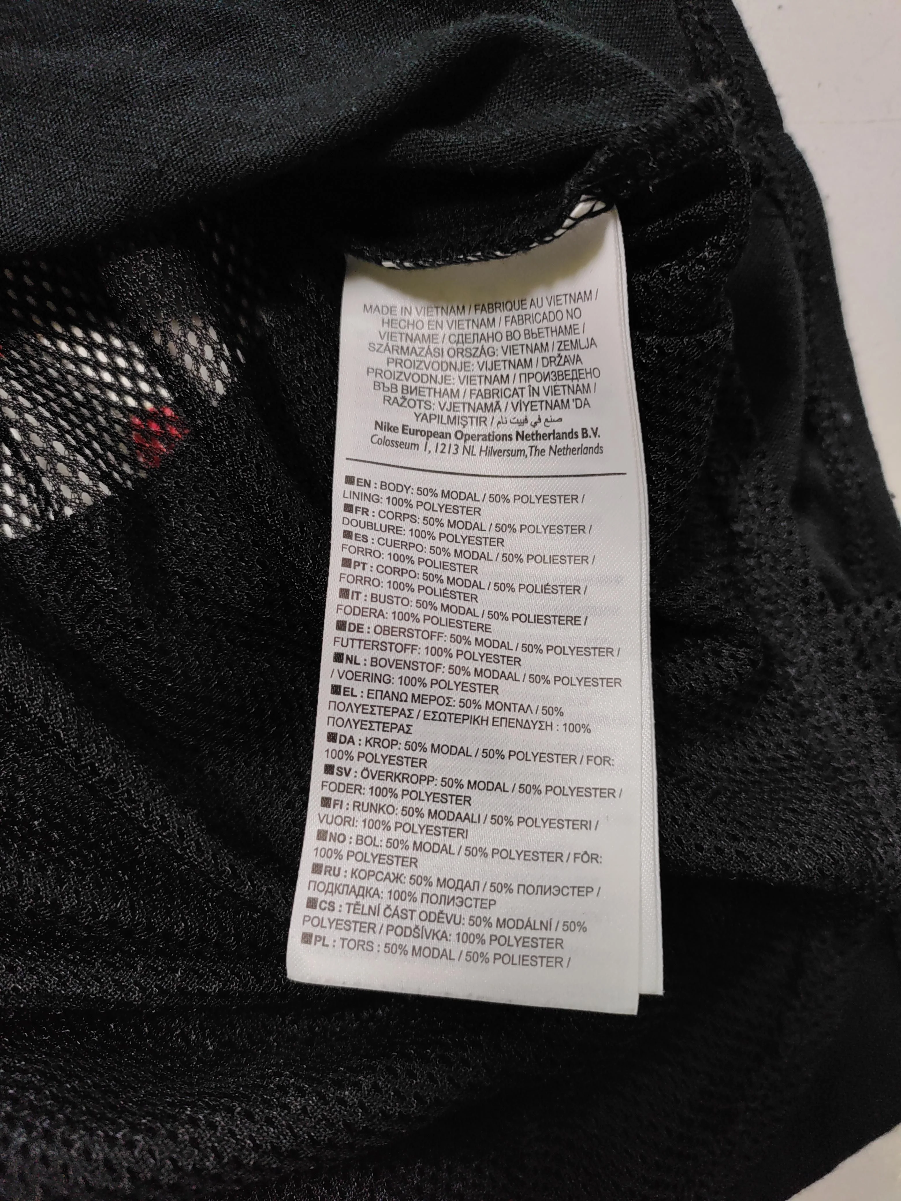 Nike Women's T-Shirt M Black Polyester with Lyocell Modal Basic - Image 6