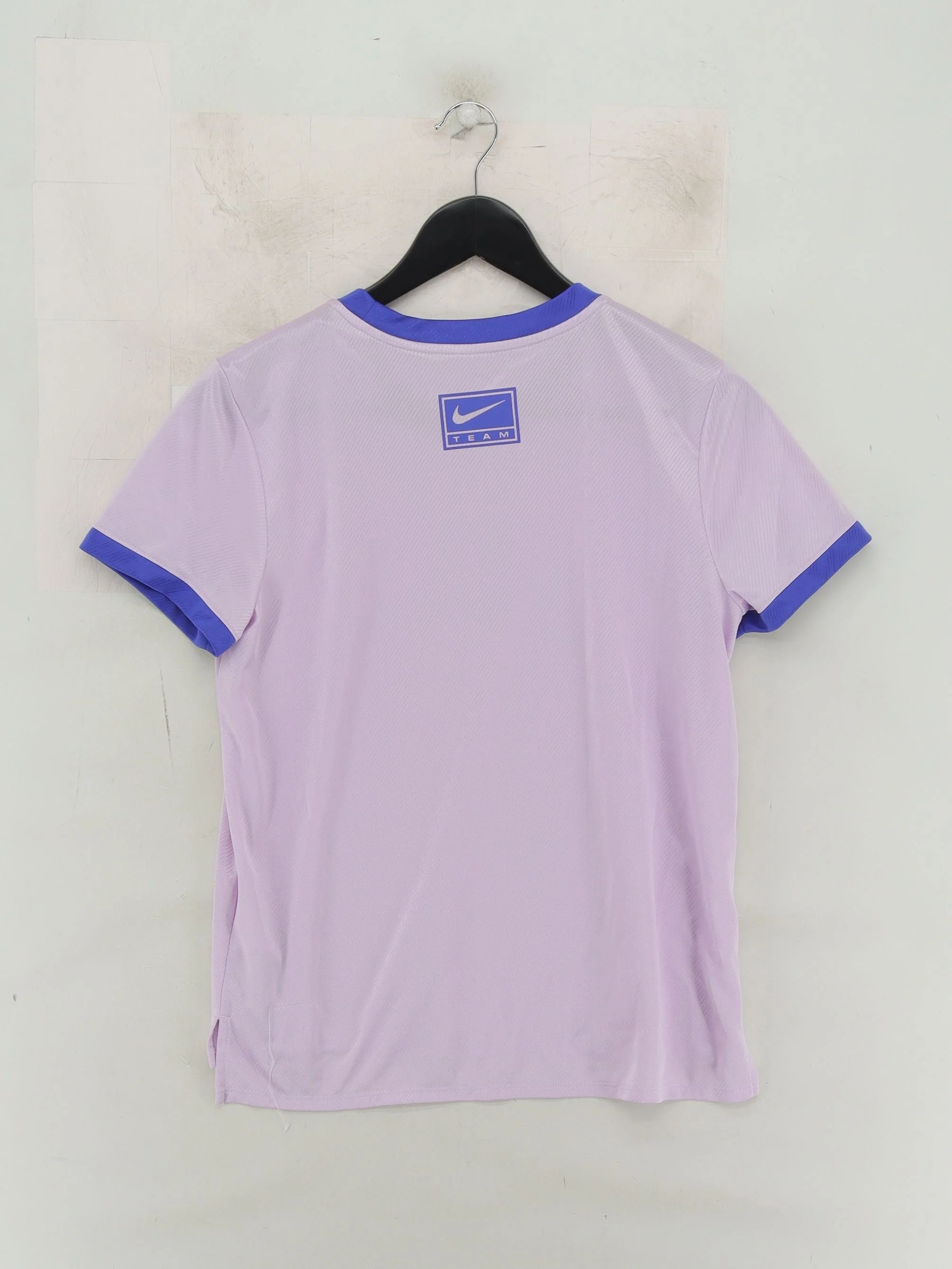 Nike Women's T-Shirt M Purple Graphic 100% Polyester Basic - Image 2