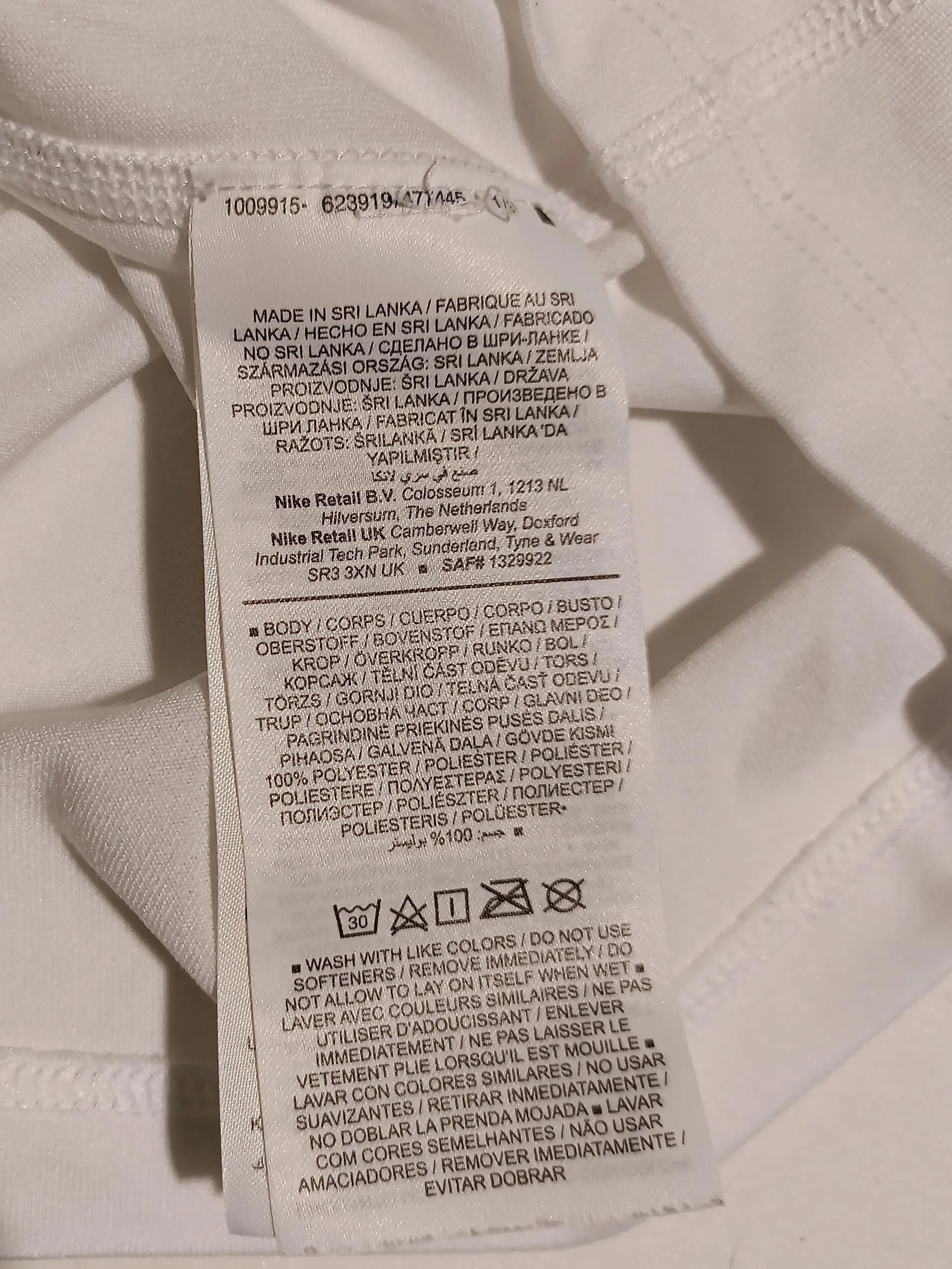Nike Women's T-Shirt M White 100% Polyester Sleeveless Basic - Image 7