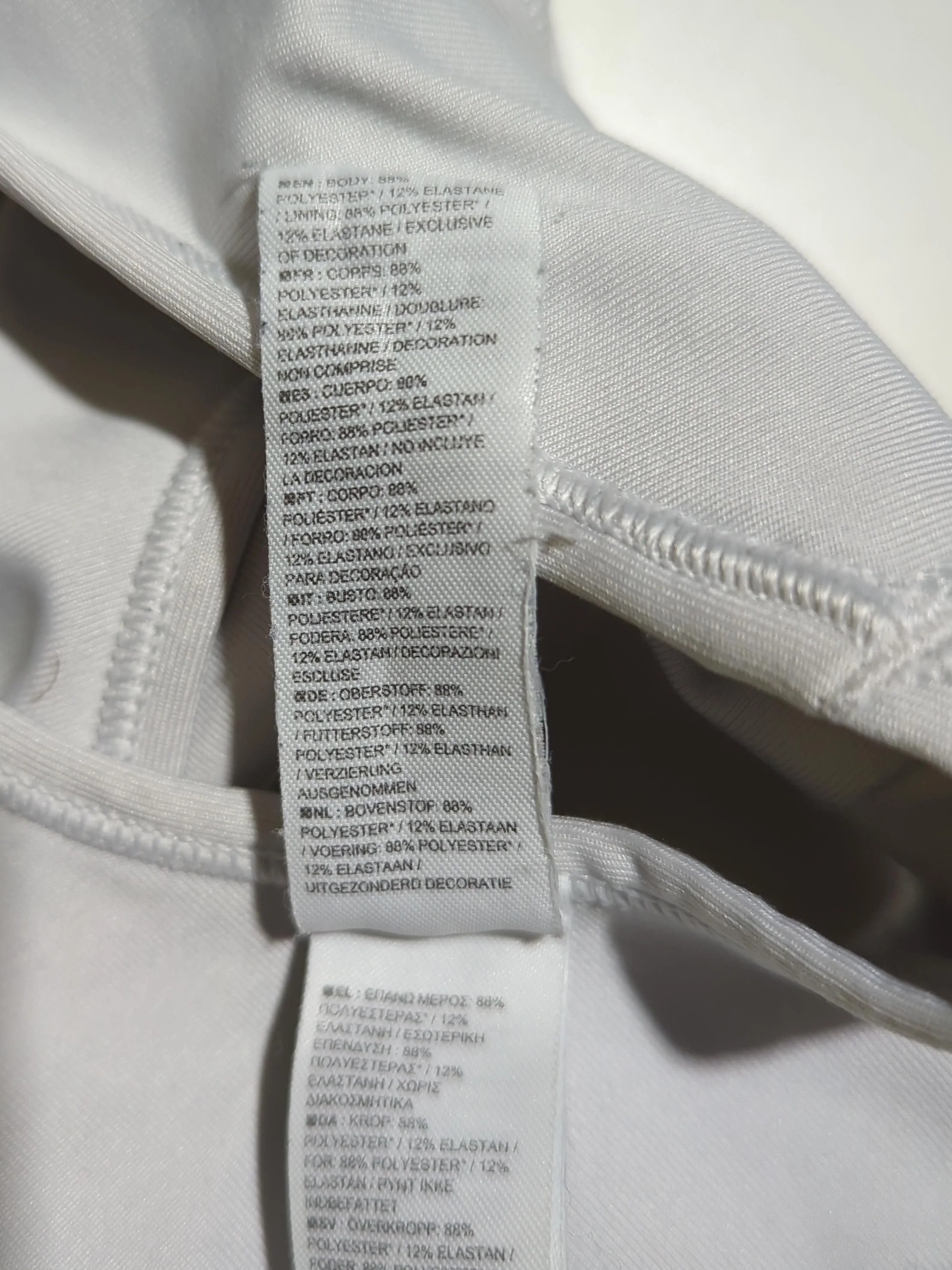Nike Women's T-Shirt M White Polyester with Elastane Sleeveless Basic - Image 7
