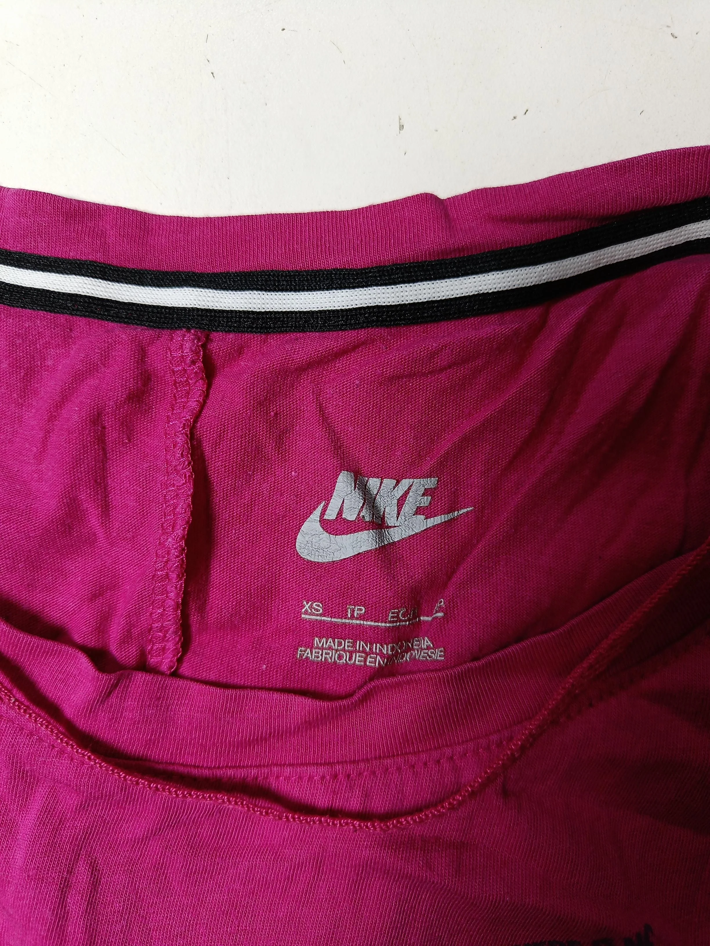 Nike Women's T-Shirt XS Pink Cotton with Lyocell Modal Basic - Image 5