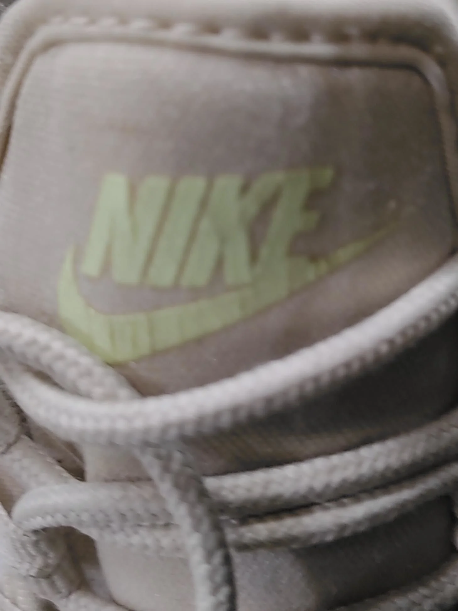 Nike Women's Trainers UK3 in White - Image 10