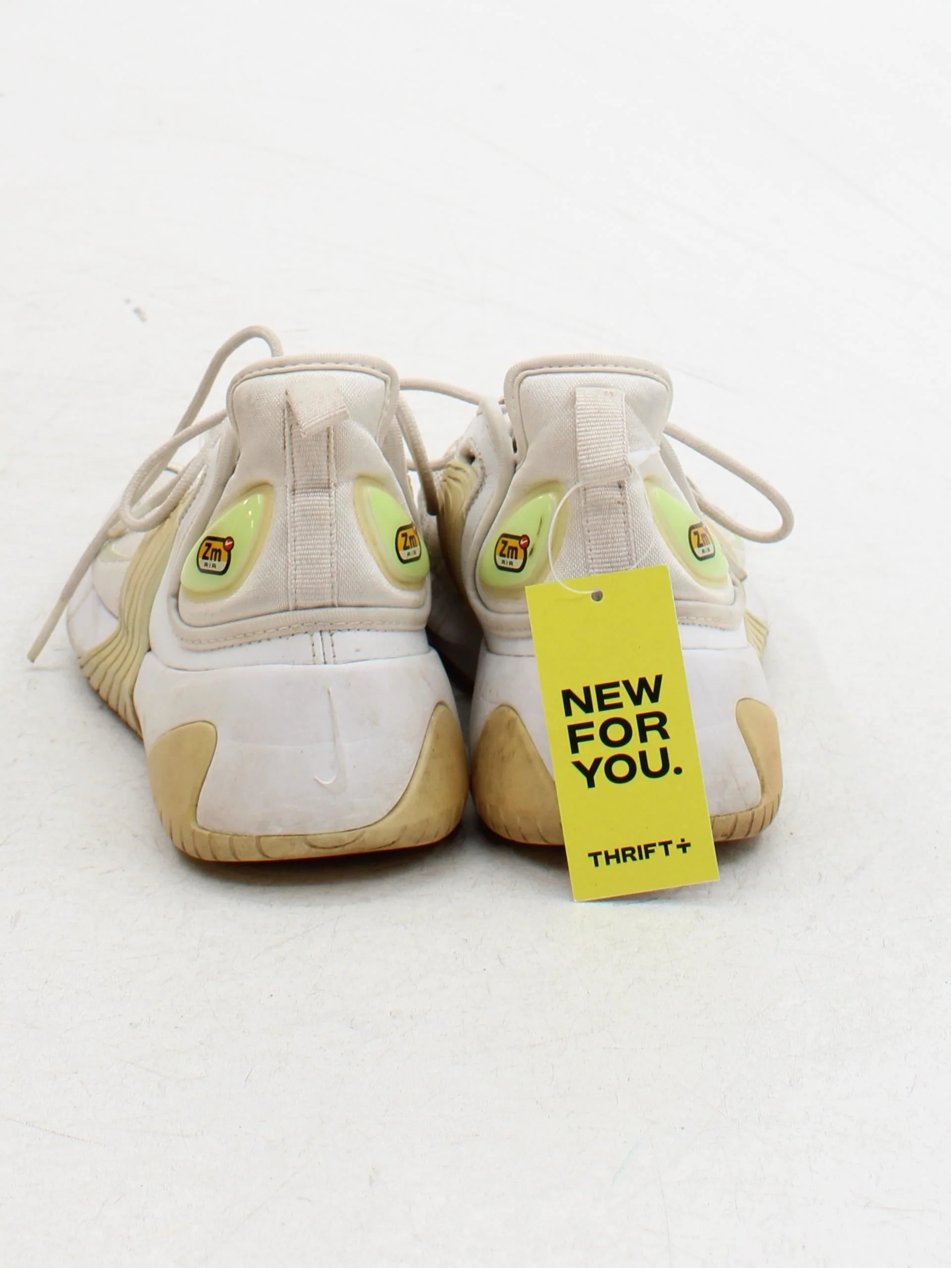 Nike Women's Trainers UK3 in White - Image 3
