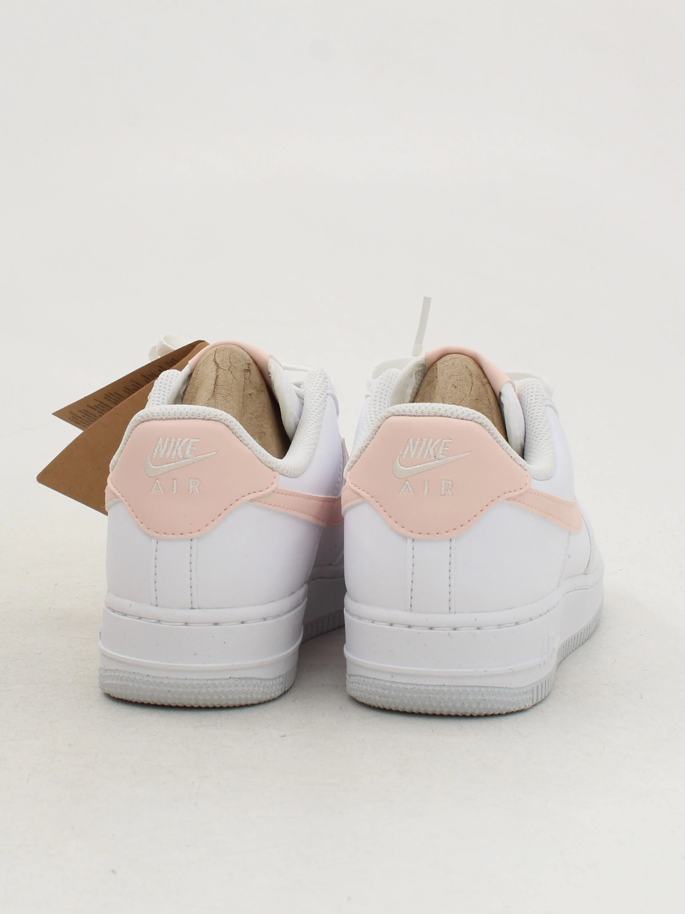 Nike Women's Trainers UK4.5 in White RRP £109.5 - Image 3