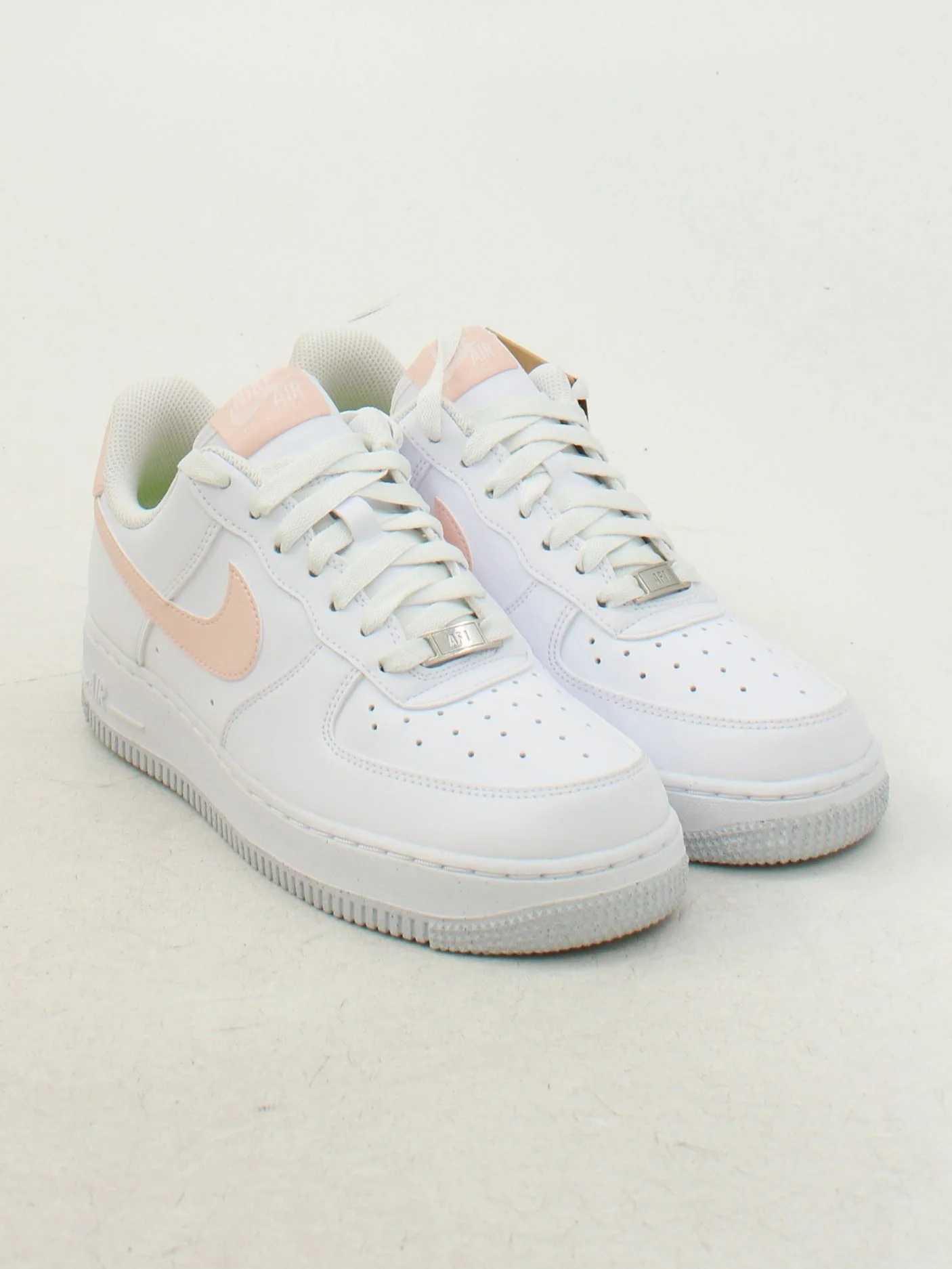 Nike Women's Trainers UK4.5 in White RRP £109.5 - Image 4