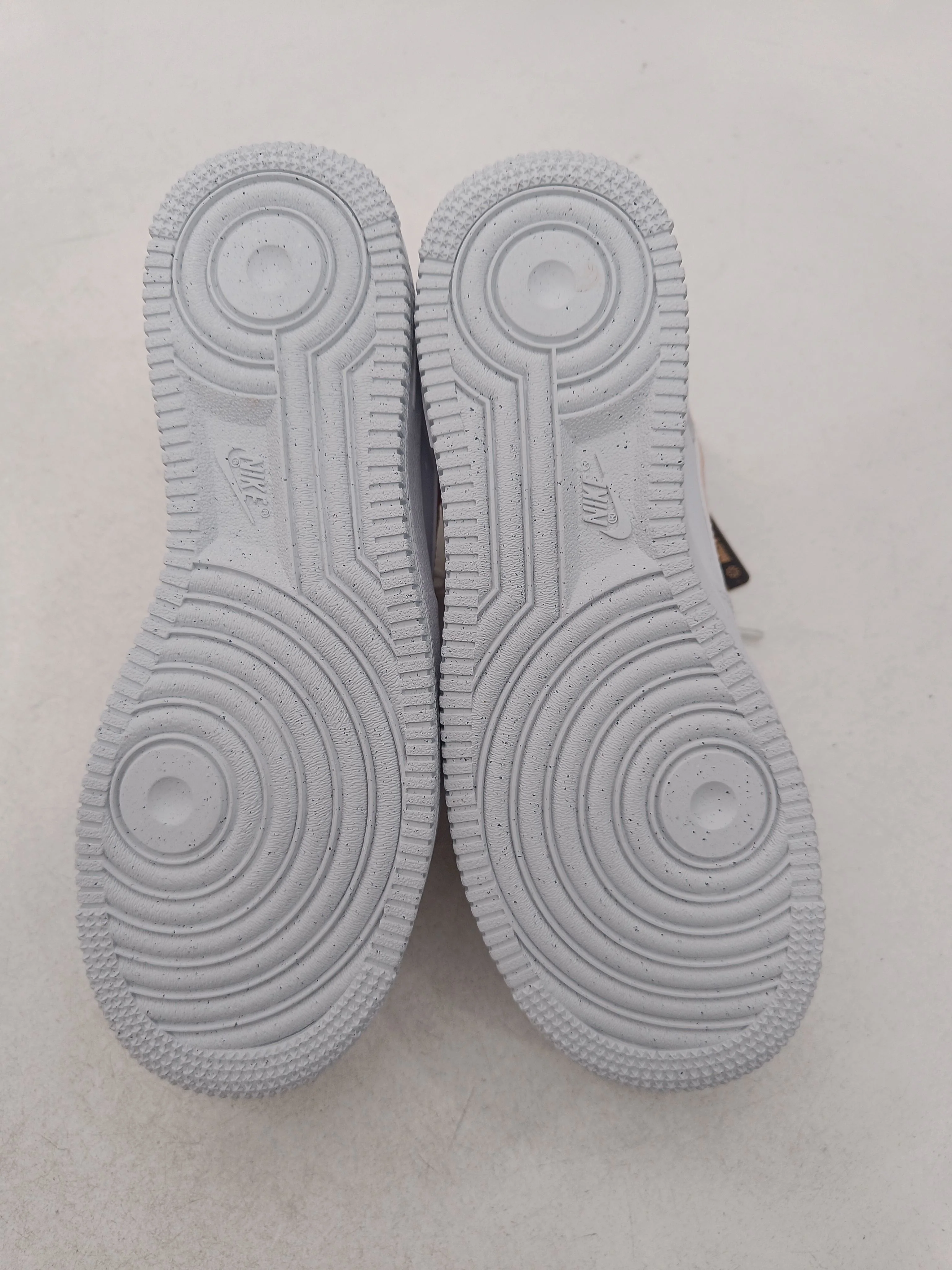 Nike Women's Trainers UK4.5 in White RRP £109.5 - Image 7