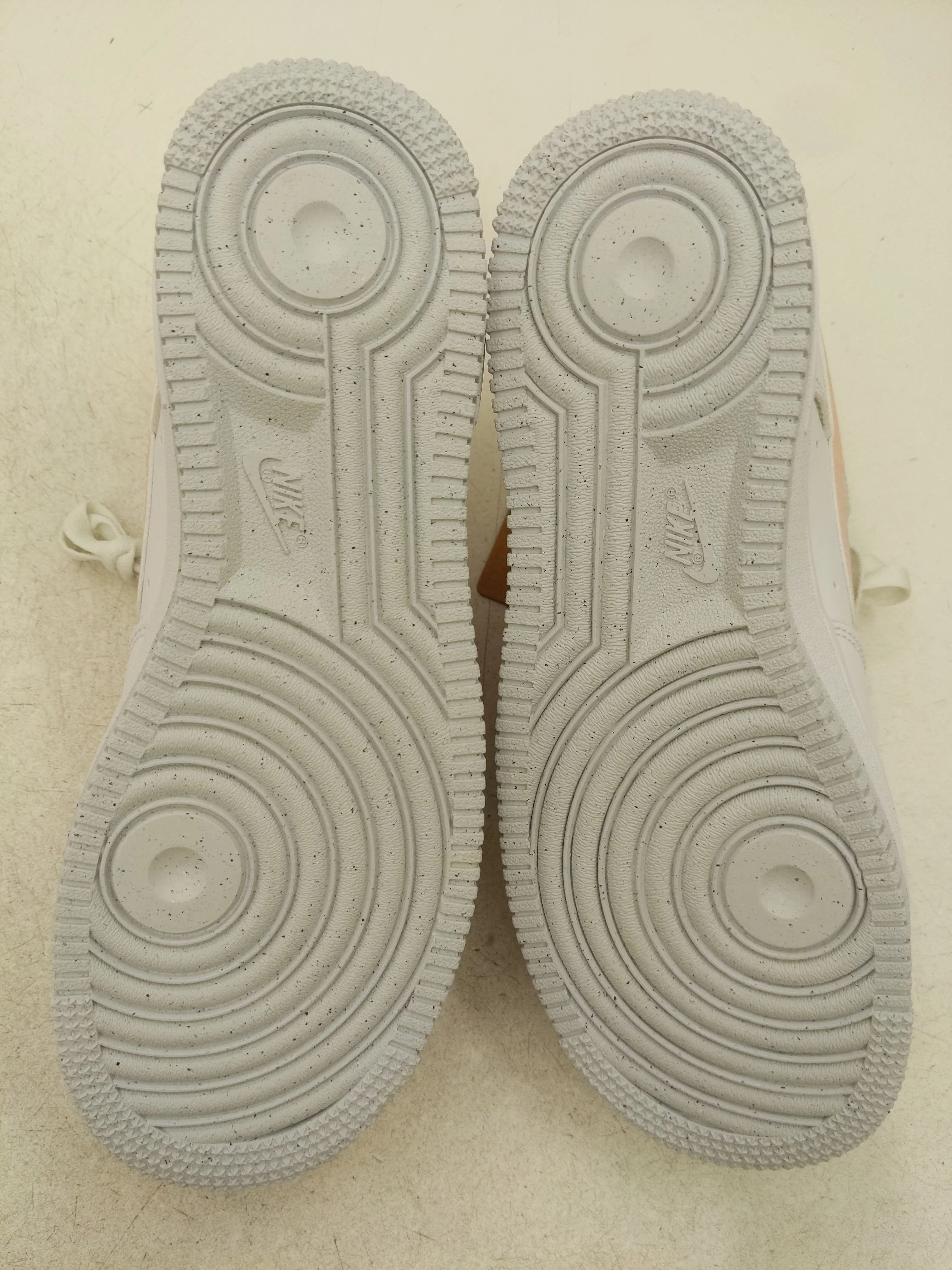 Nike Women's Trainers UK4.5 in White RRP £109.5 - Image 7