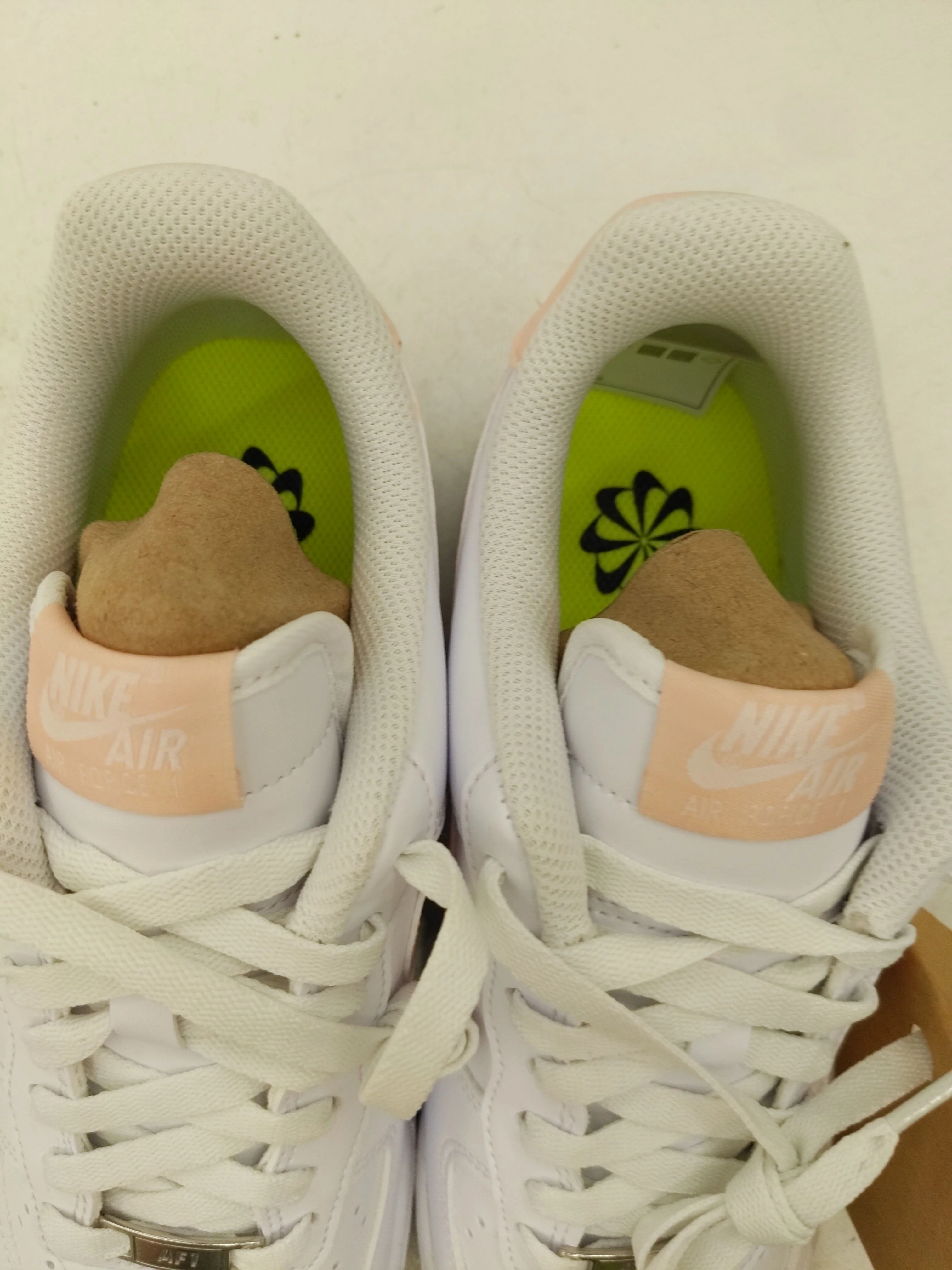 Nike Women's Trainers UK5.5 in White RRP £109.5 - Image 6
