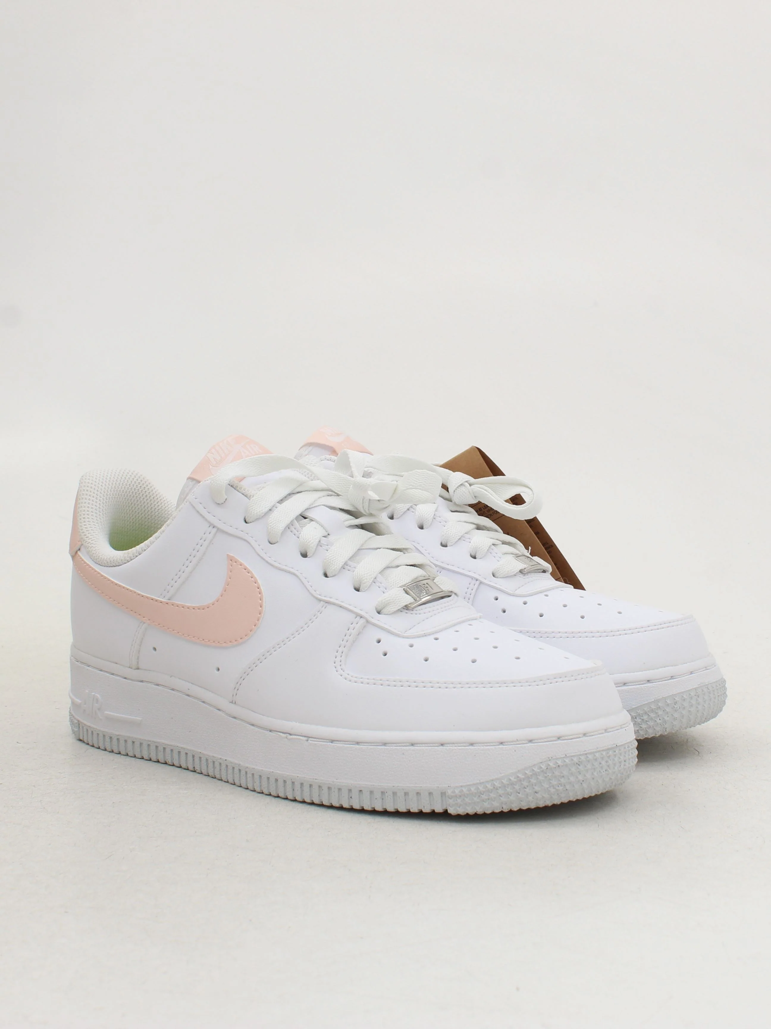 Nike Women's Trainers UK5.5 in White RRP £109.5 - Image 4