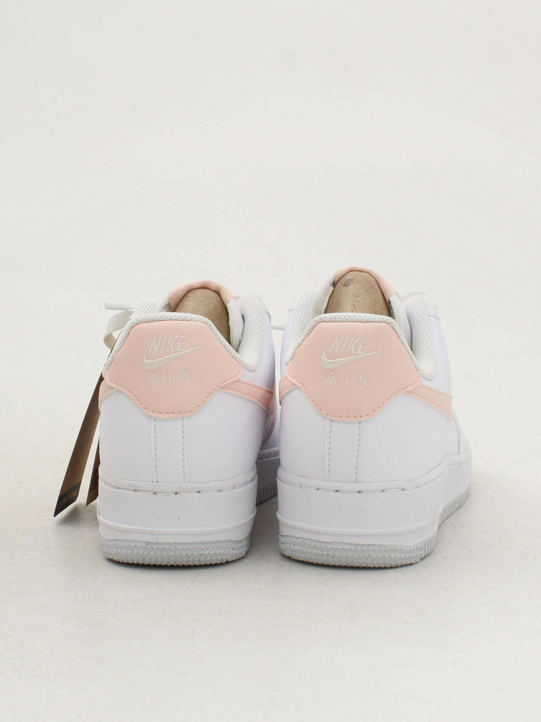 Nike Women's Trainers UK5.5 in White RRP £109.5 - Image 3