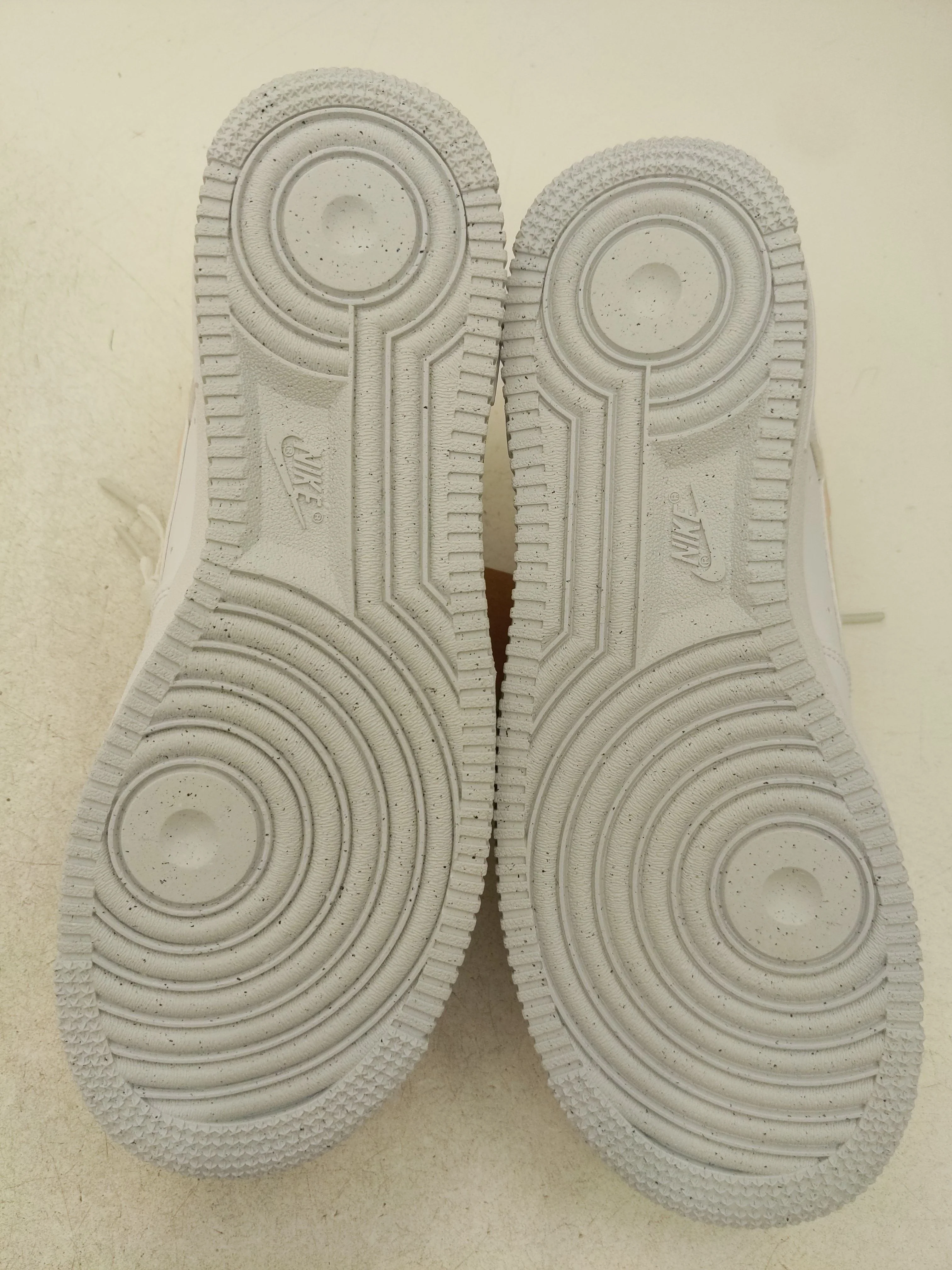 Nike Women's Trainers UK5.5 in White RRP £109.5 - Image 7