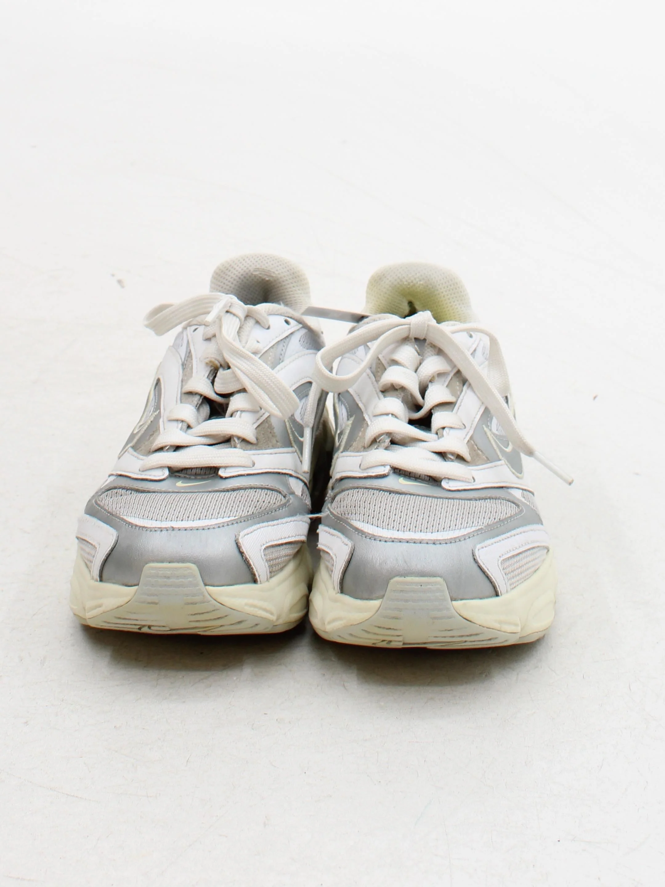 Nike Zoom Vomero Women's Trainers FD0882-001 EU37.5 in White - Image 2