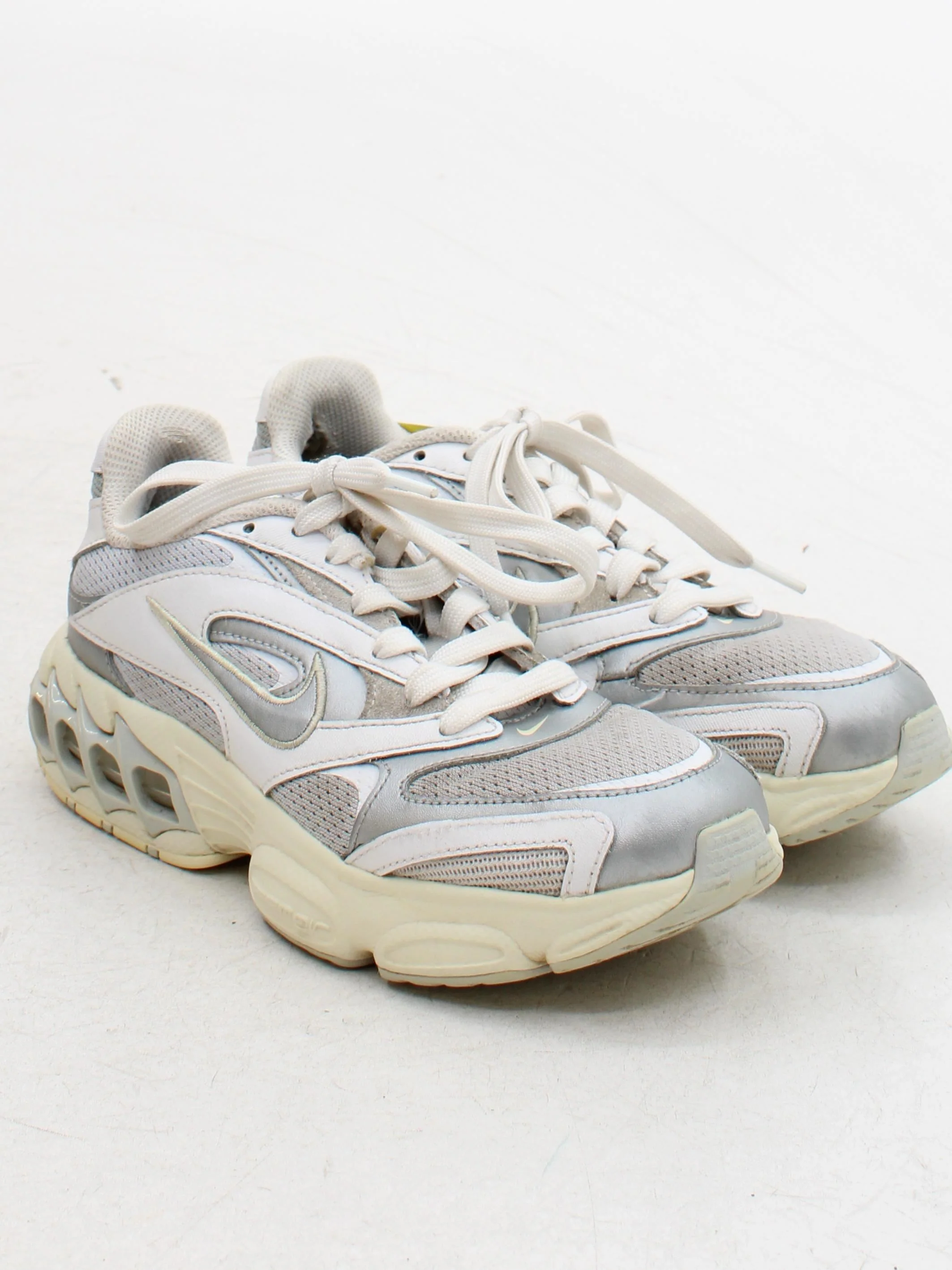 Nike Zoom Vomero Women's Trainers FD0882-001 EU37.5 in White - Image 4