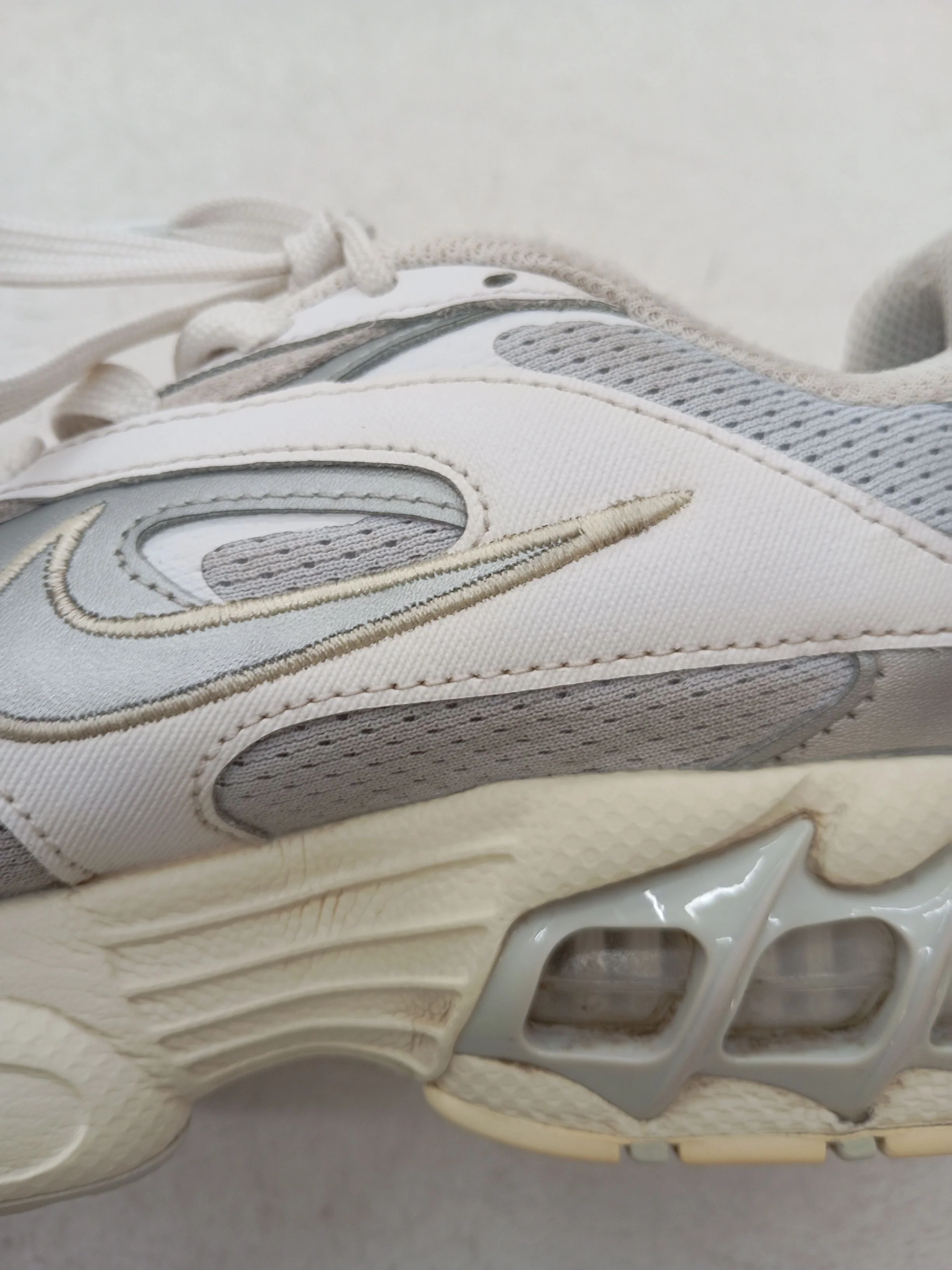 Nike Zoom Vomero Women's Trainers FD0882-001 EU37.5 in White - Image 9