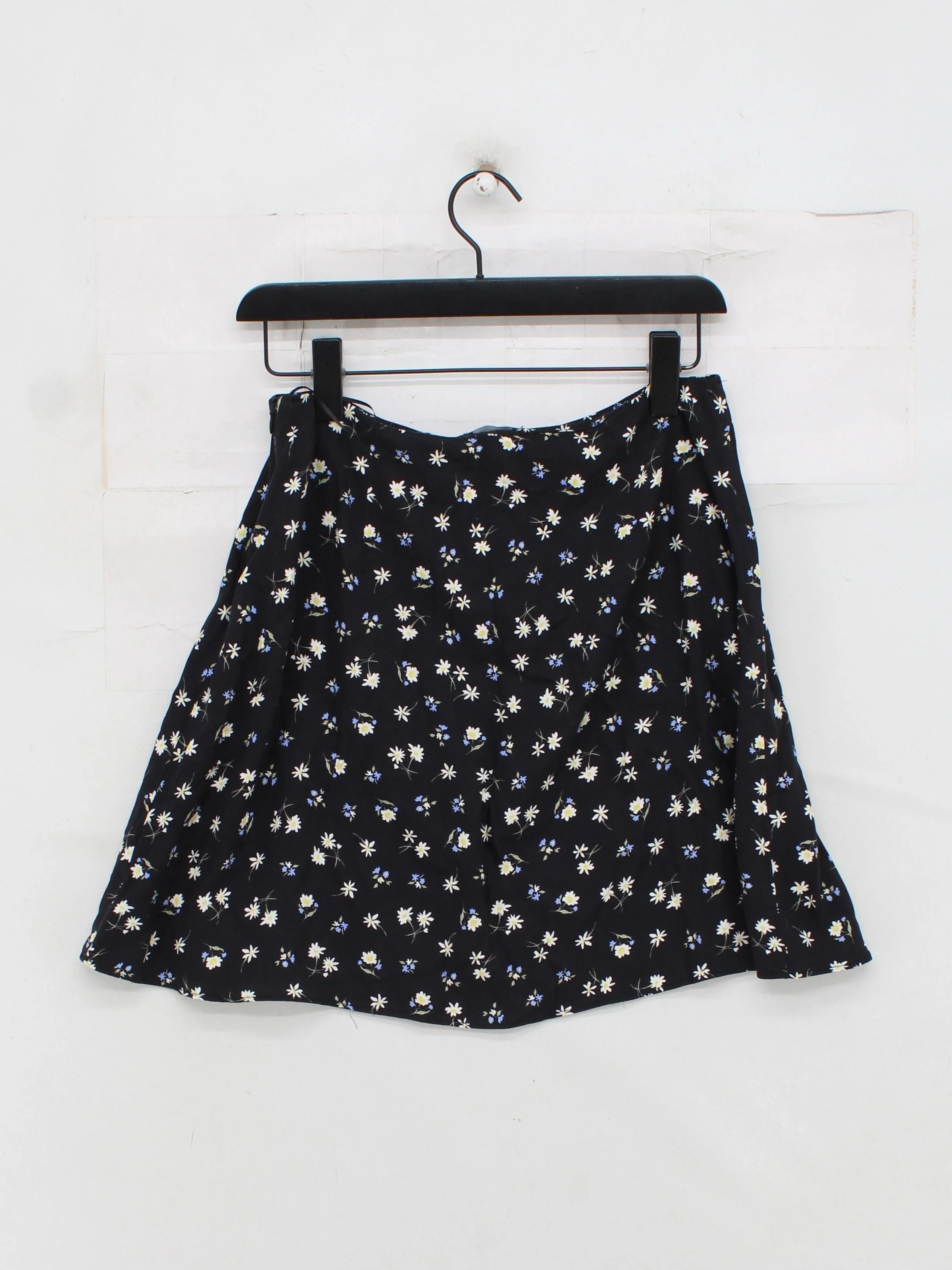 Nobody's Child Women's Mini Skirt M Black Floral 100% Viscose Short Mini - Image 2