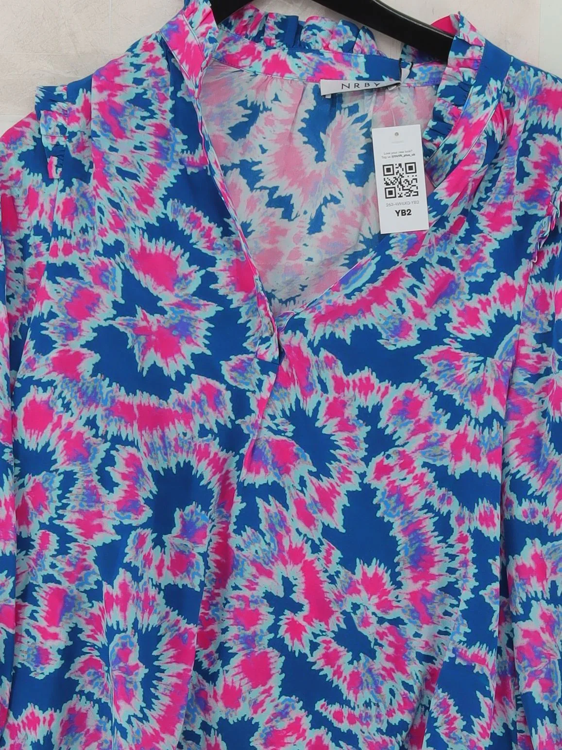 NRBY Women's Top M Multi 100% Silk Long Sleeve V-Neck Basic New with tags - Image 3
