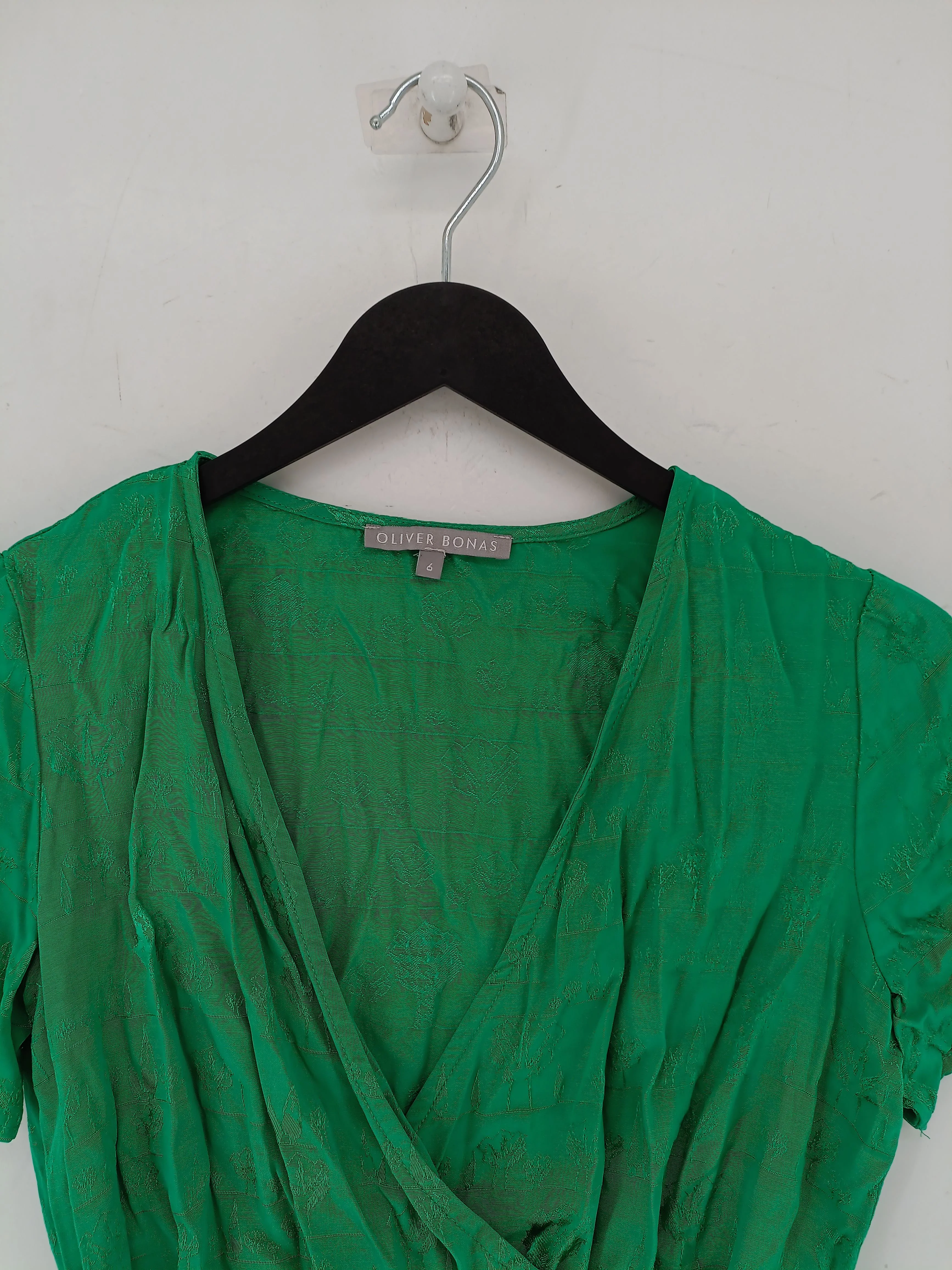 Oliver Bonas Women's Top UK 6 Green 100% Viscose Short Sleeve V-Neck Basic - Image 3