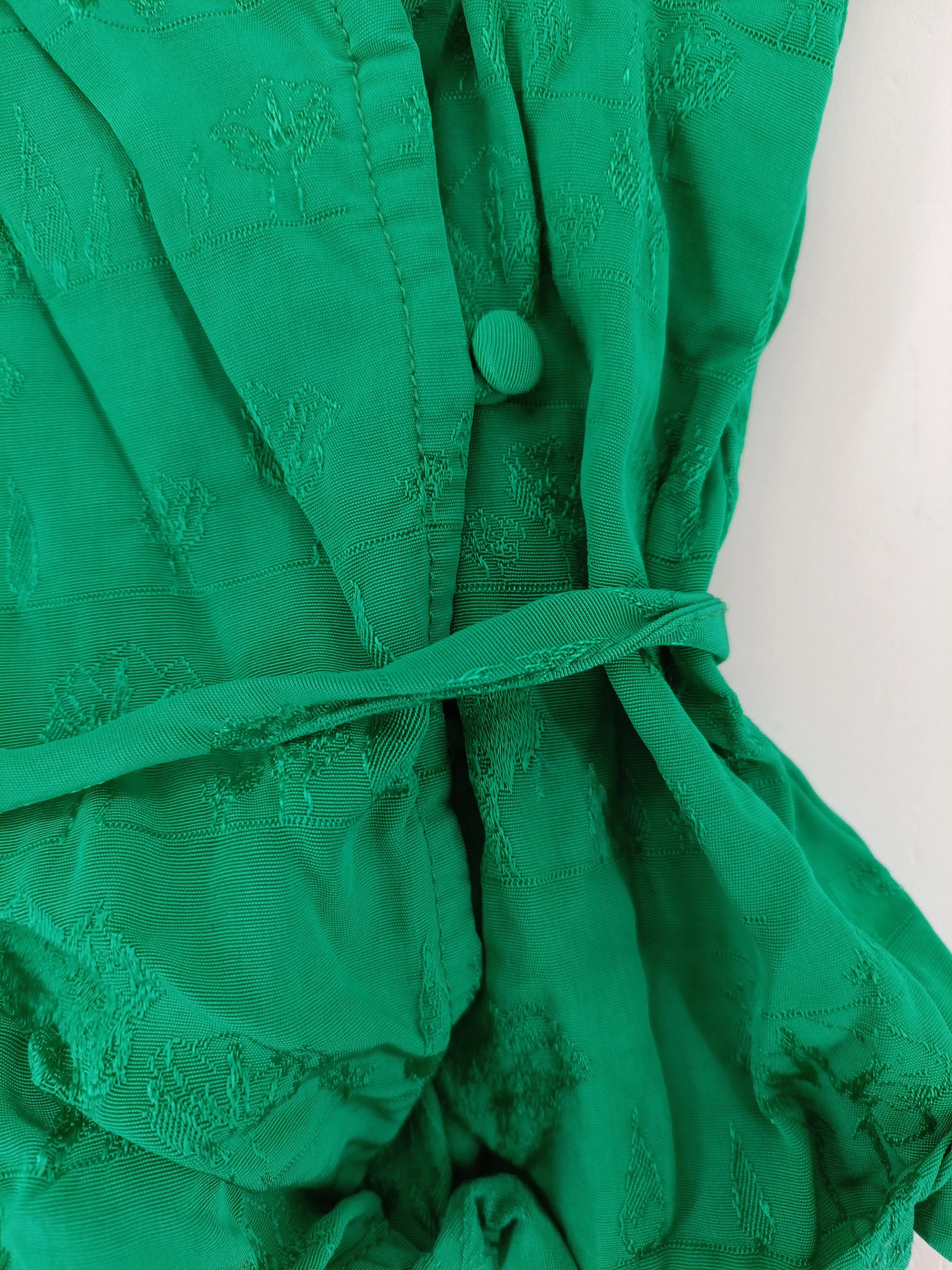 Oliver Bonas Women's Top UK 6 Green 100% Viscose Short Sleeve V-Neck Basic - Image 5