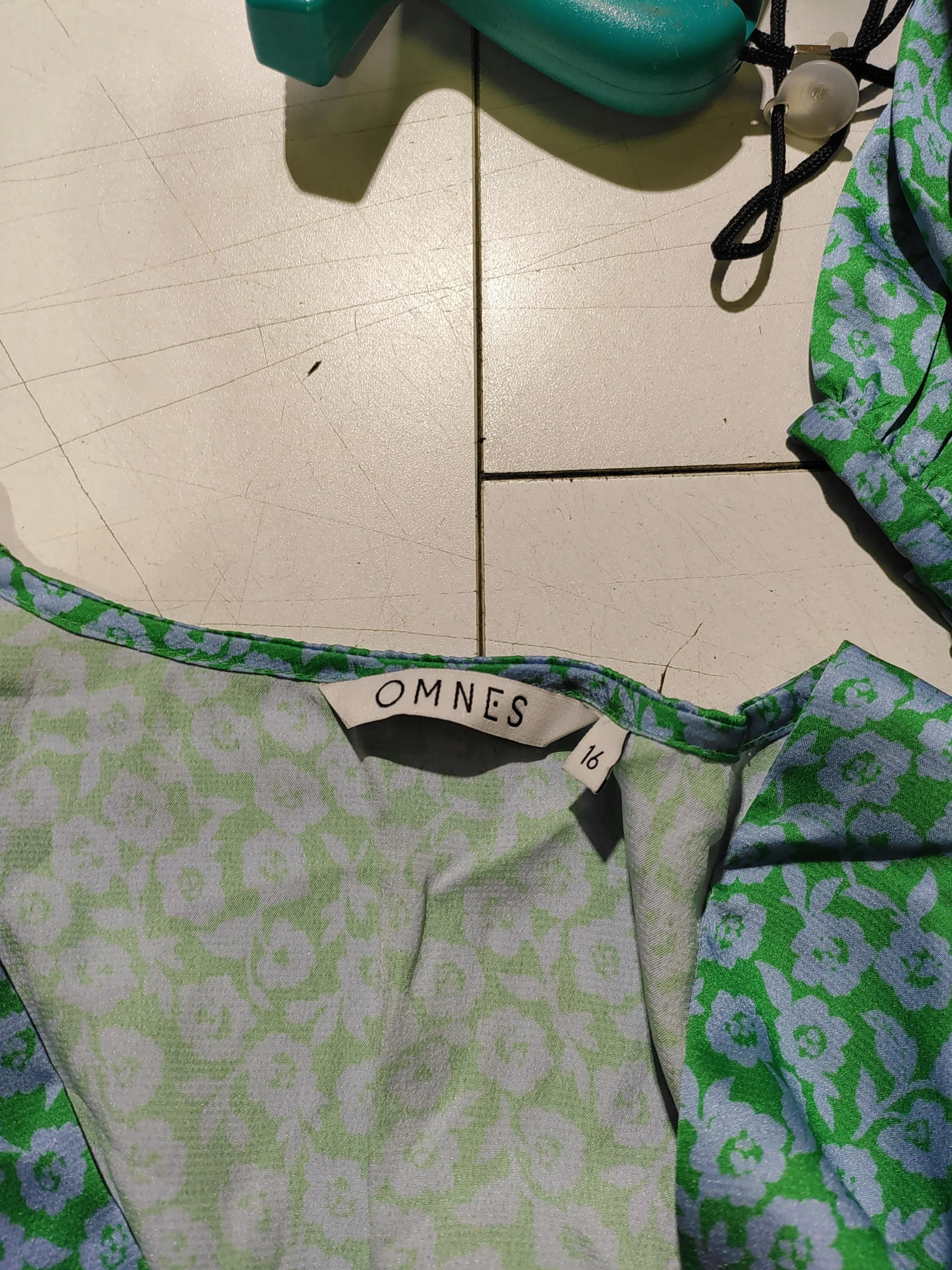OMNES Women's Top L Green Floral 100% Polyester Long Sleeve V-Neck Cropped - Image 5