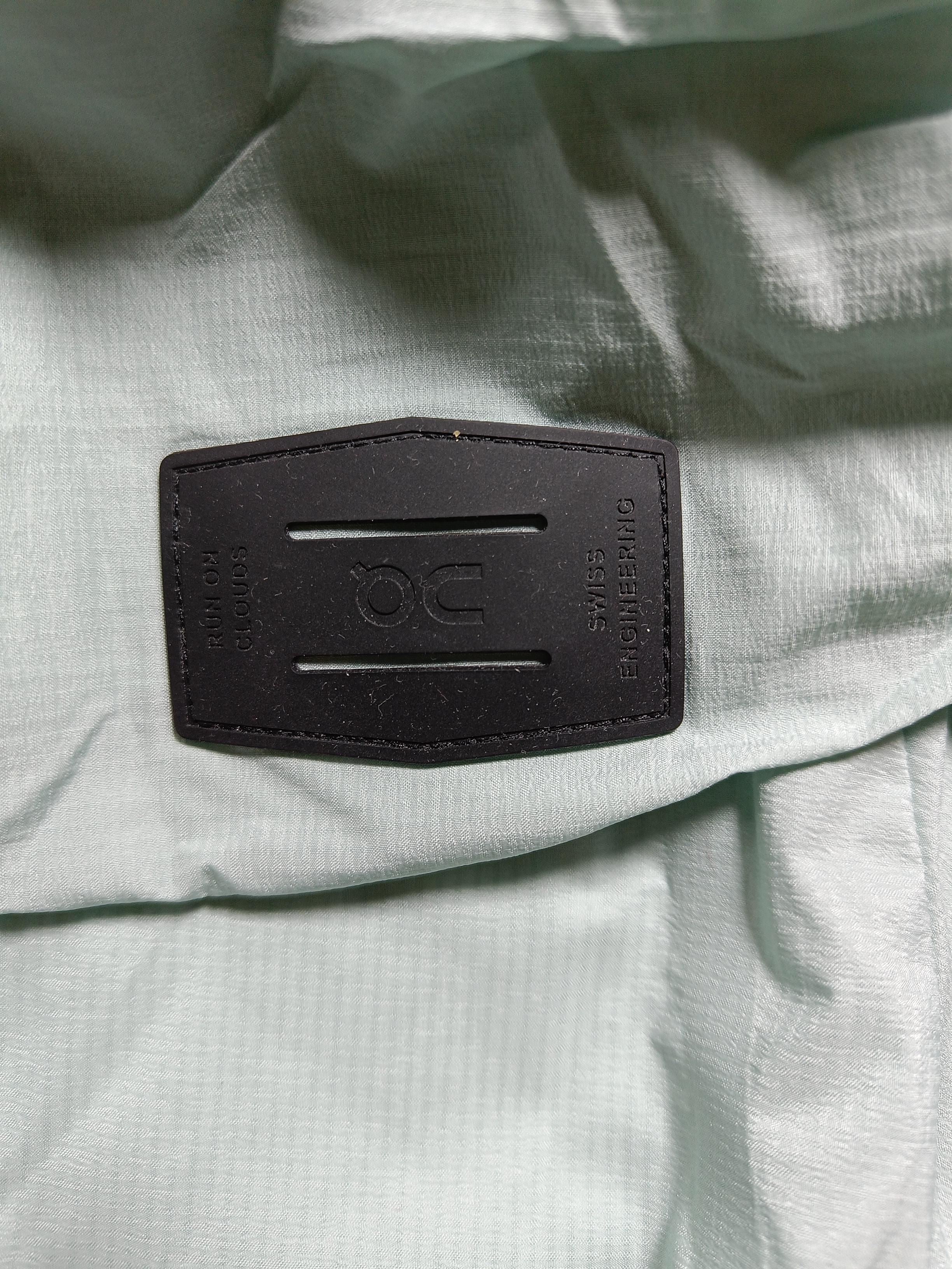 ON Running Windbreaker jacket green - Image 5