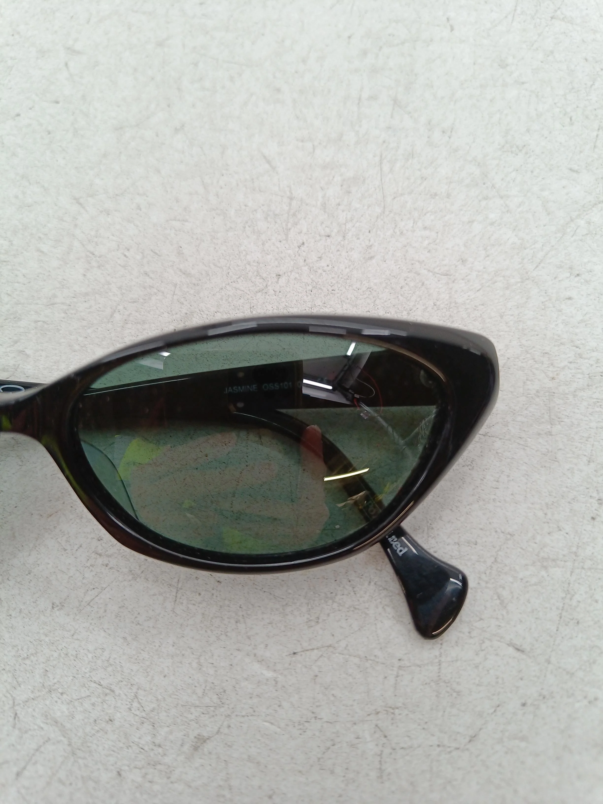Oscar De La Renta Men's Sunglasses Black Cat Eye - Image 3