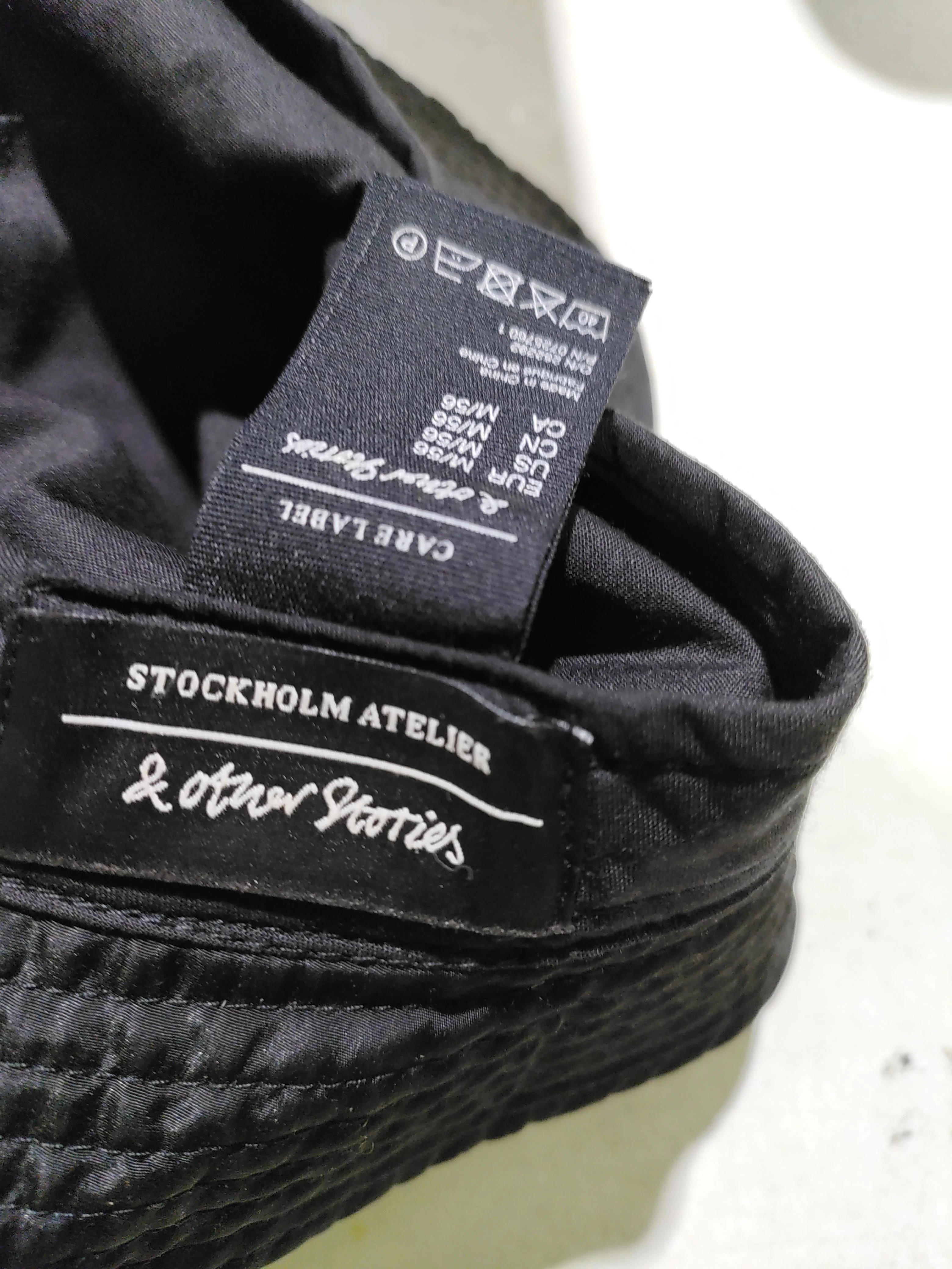 & Other Stories Men's Hat M Black Polyester with Cotton Bucket Hat - Image 5