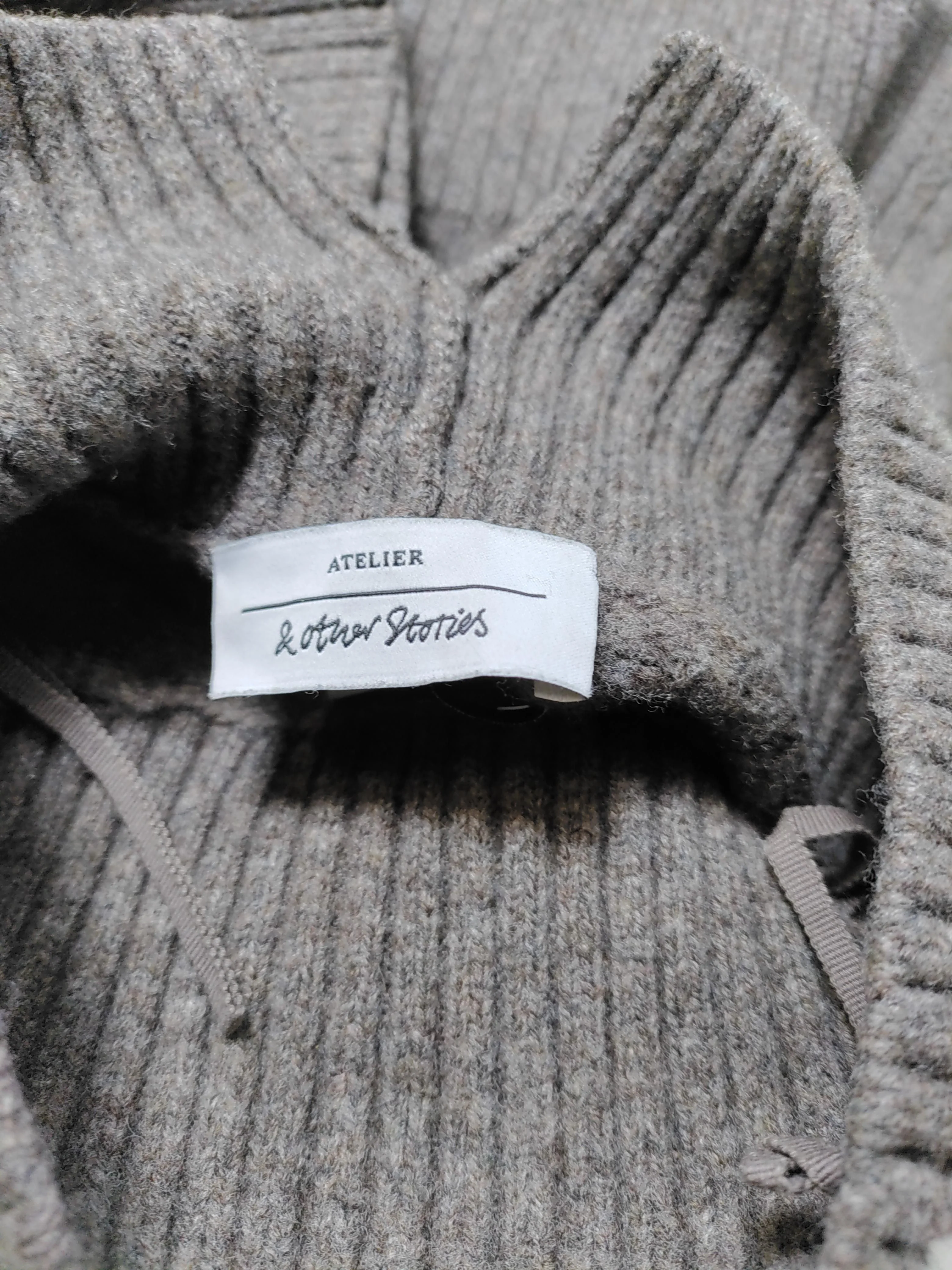& Other Stories Women's Jumper L Brown 100% Wool High Neck Pullover - Image 6