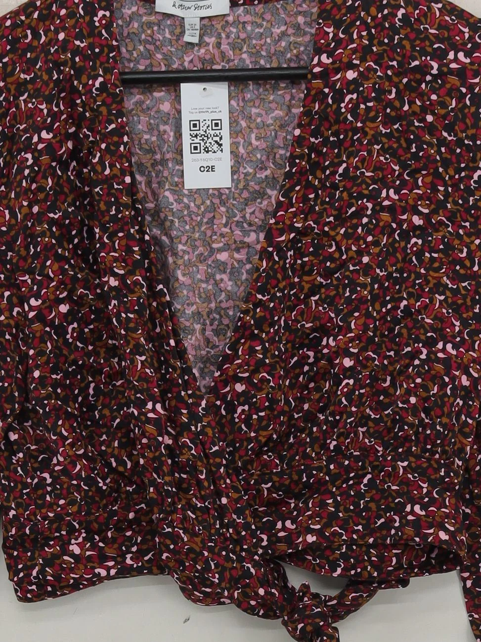 & Other Stories Women's Top XS Multi 100% Viscose Long Sleeve V-Neck Cropped - Image 3