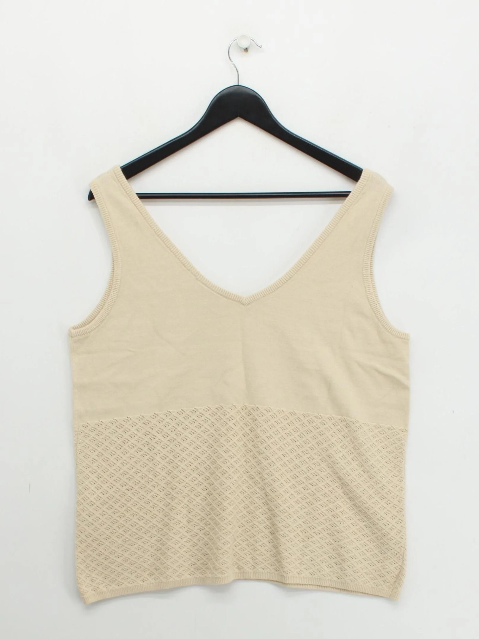 Passenger Women's T-Shirt L Cream Cotton with Acrylic Sleeveless V-Neck Basic - Image 2