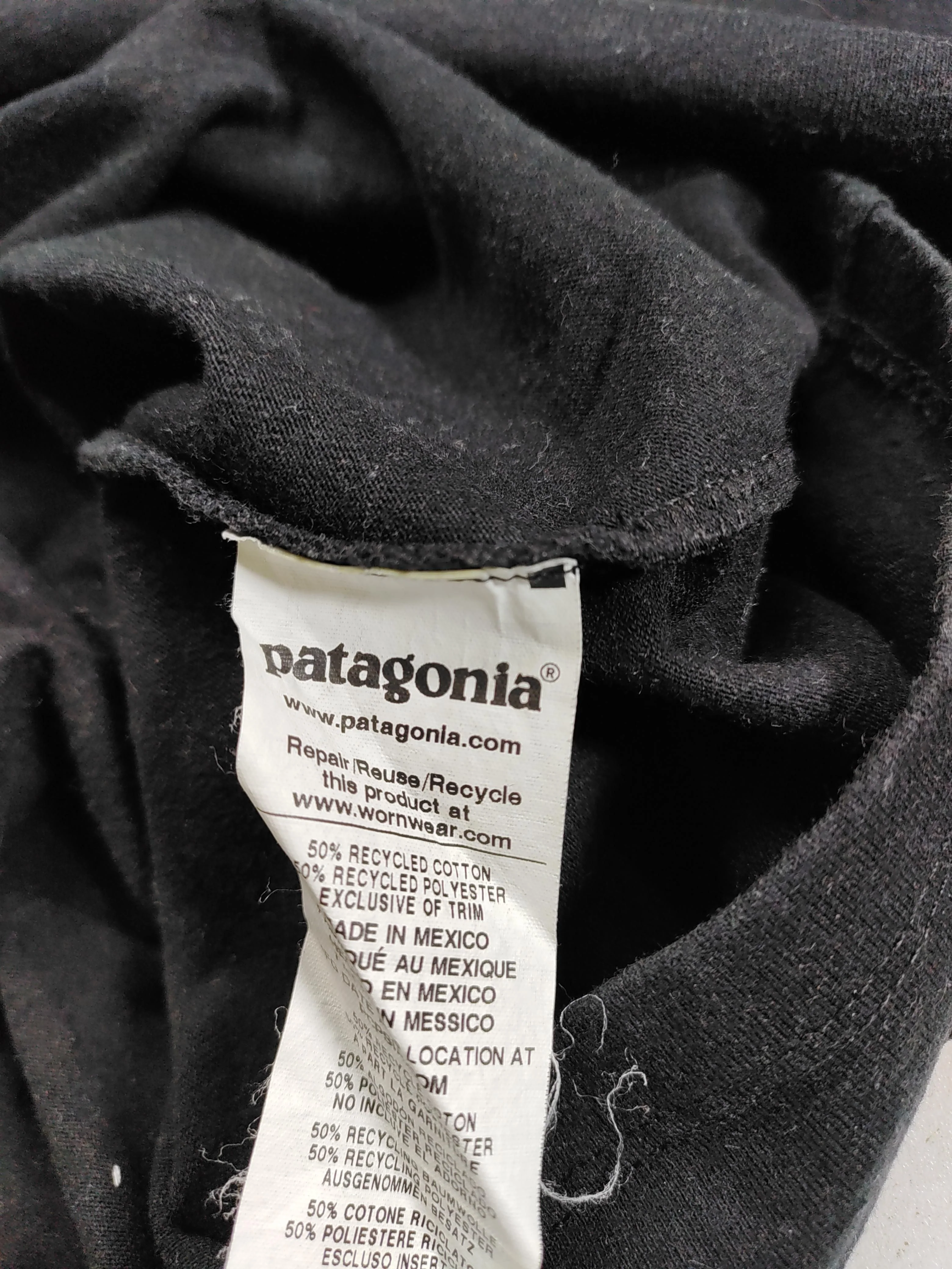 Patagonia Men's T-Shirt M Black Graphic Cotton with Polyester Basic - Image 6