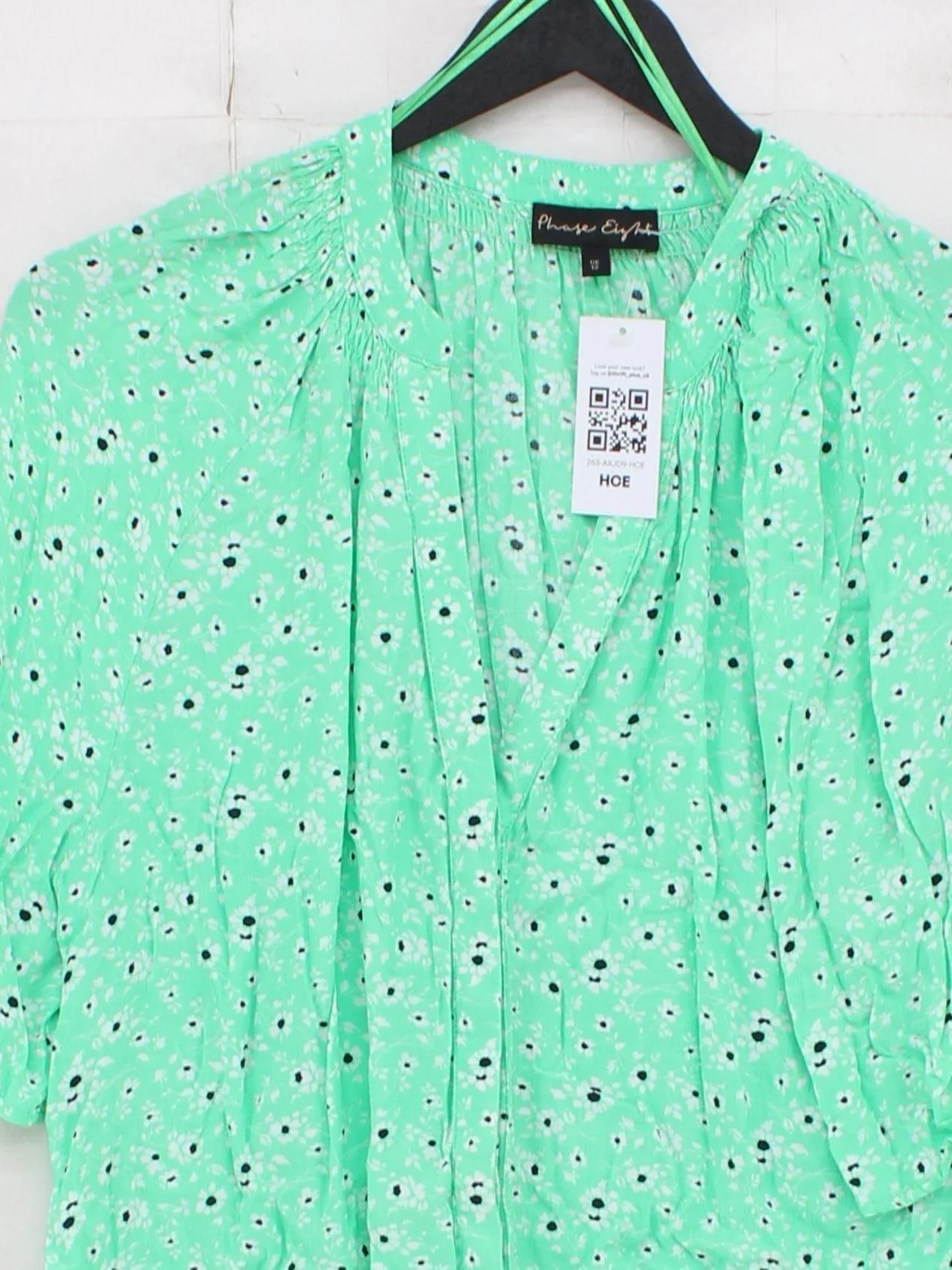 Phase Eight Women's Top M Green Floral 100% Viscose Short Sleeve V-Neck Basic - Image 3
