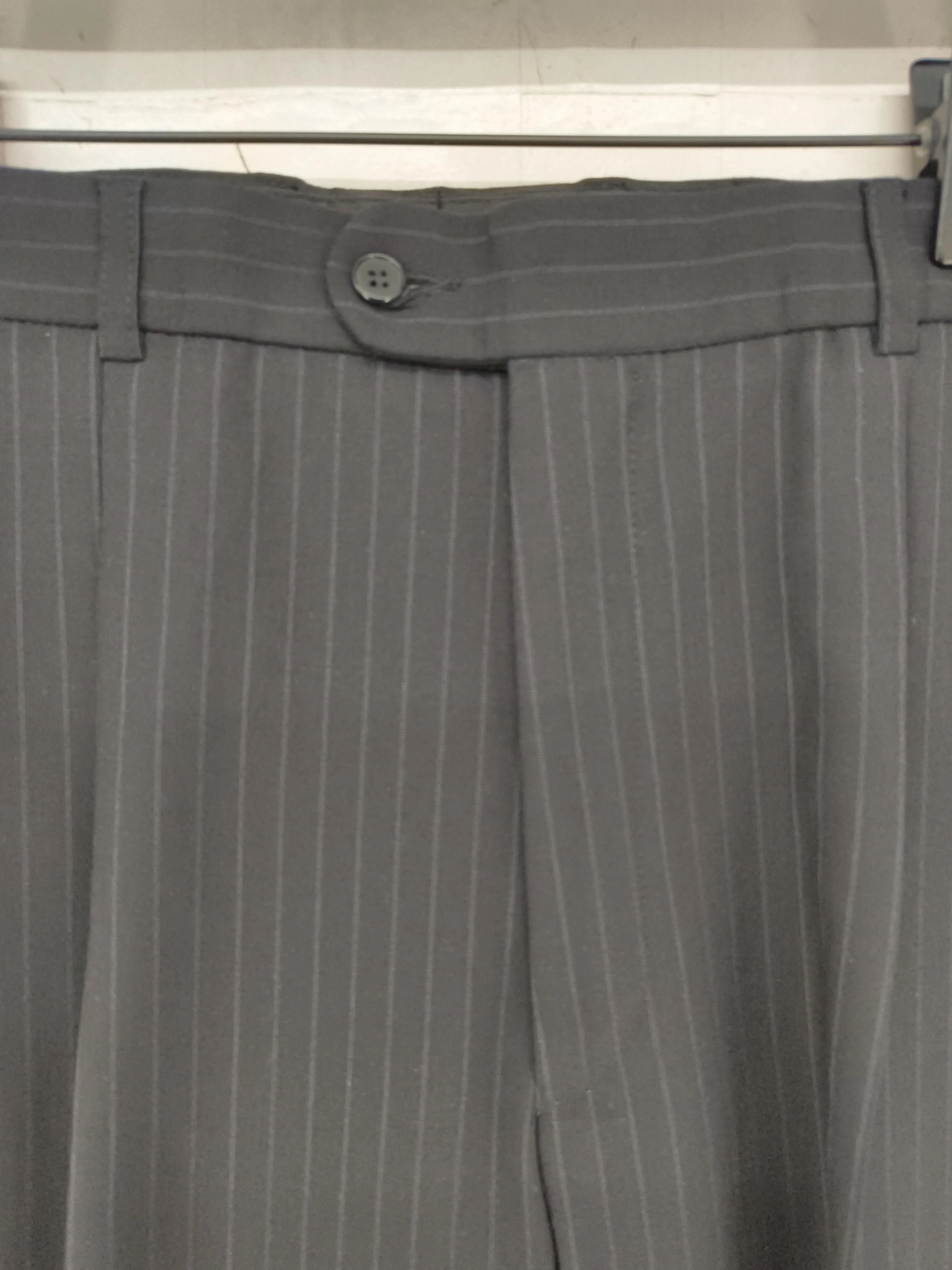 Pierre Cardin Men's Two Piece Suit Chest: 44 in Black Wool - Image 5