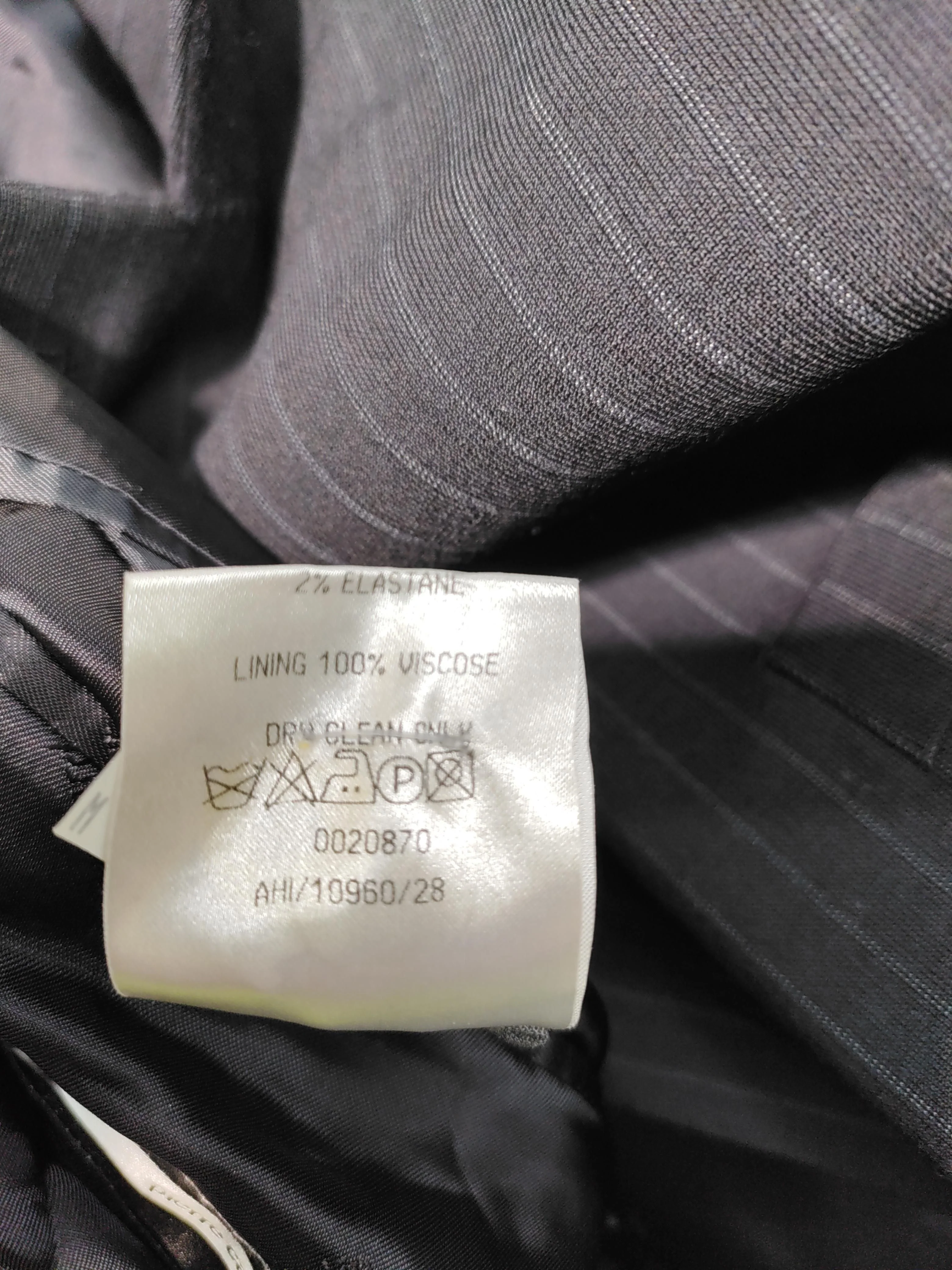 Pierre Cardin Men's Two Piece Suit Chest: 44 in Black Wool - Image 7