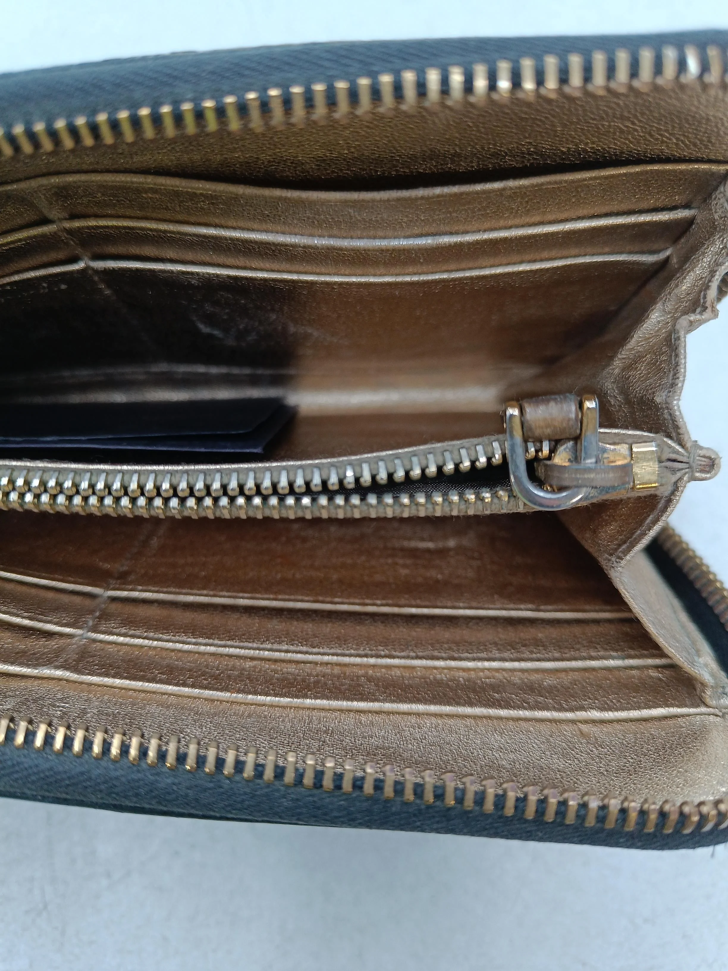 Prada Women's Wallet Black 100% Leather - Image 4