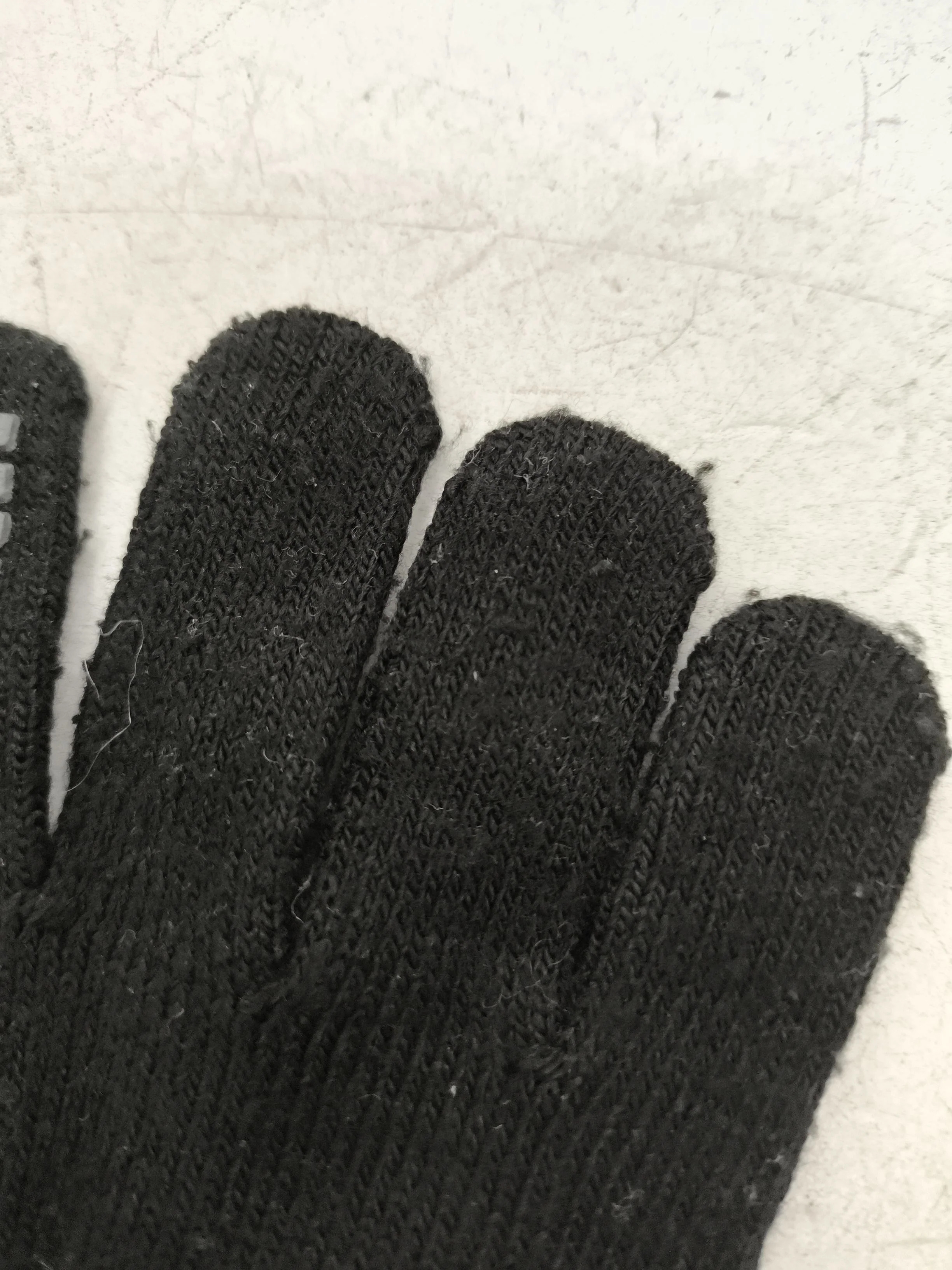 Puma Men's Gloves M Black 100% Wool Glove - Image 5