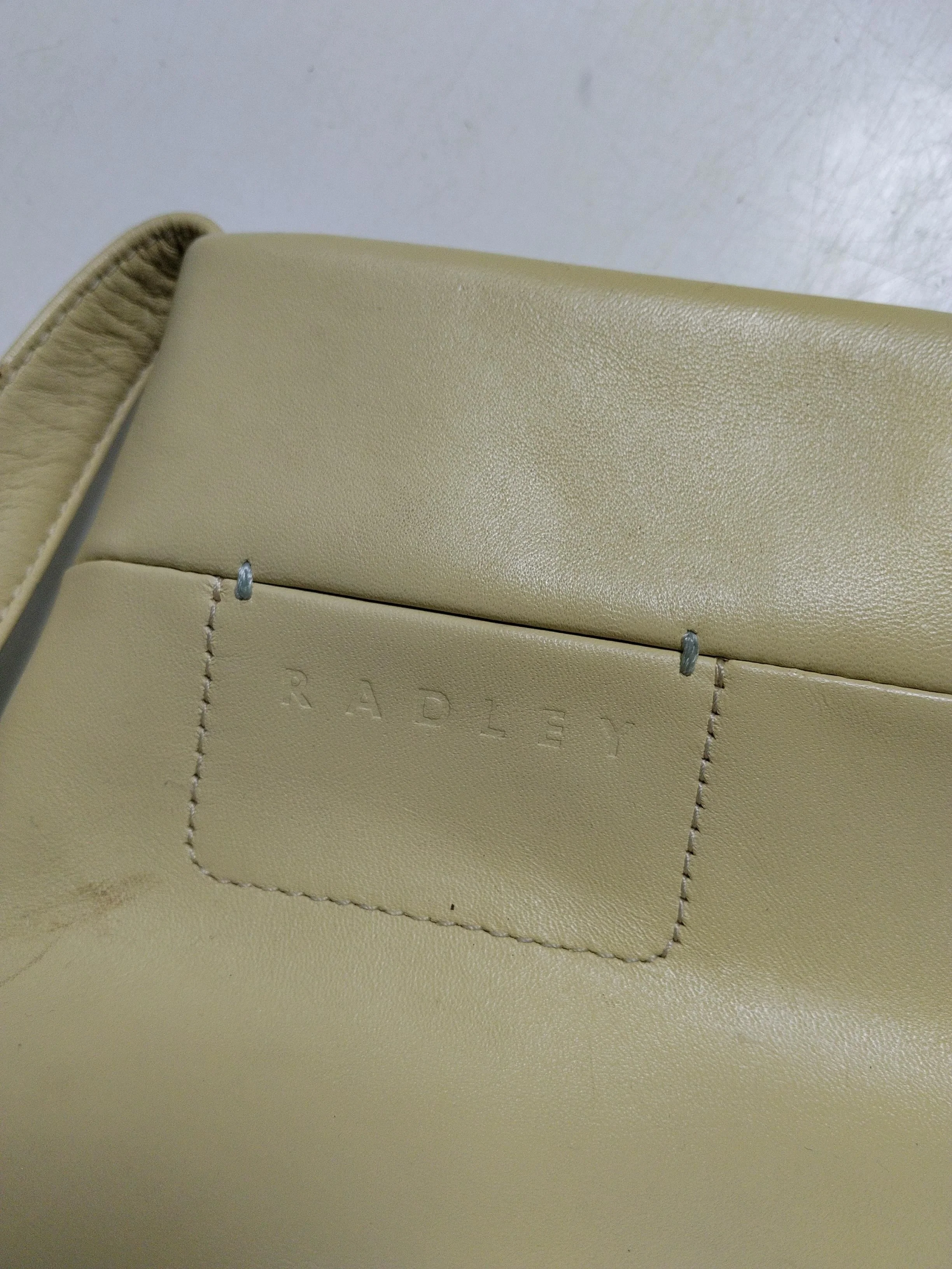 Radley Women's Bag Cream 100% Leather Shoulder Bag - Image 6