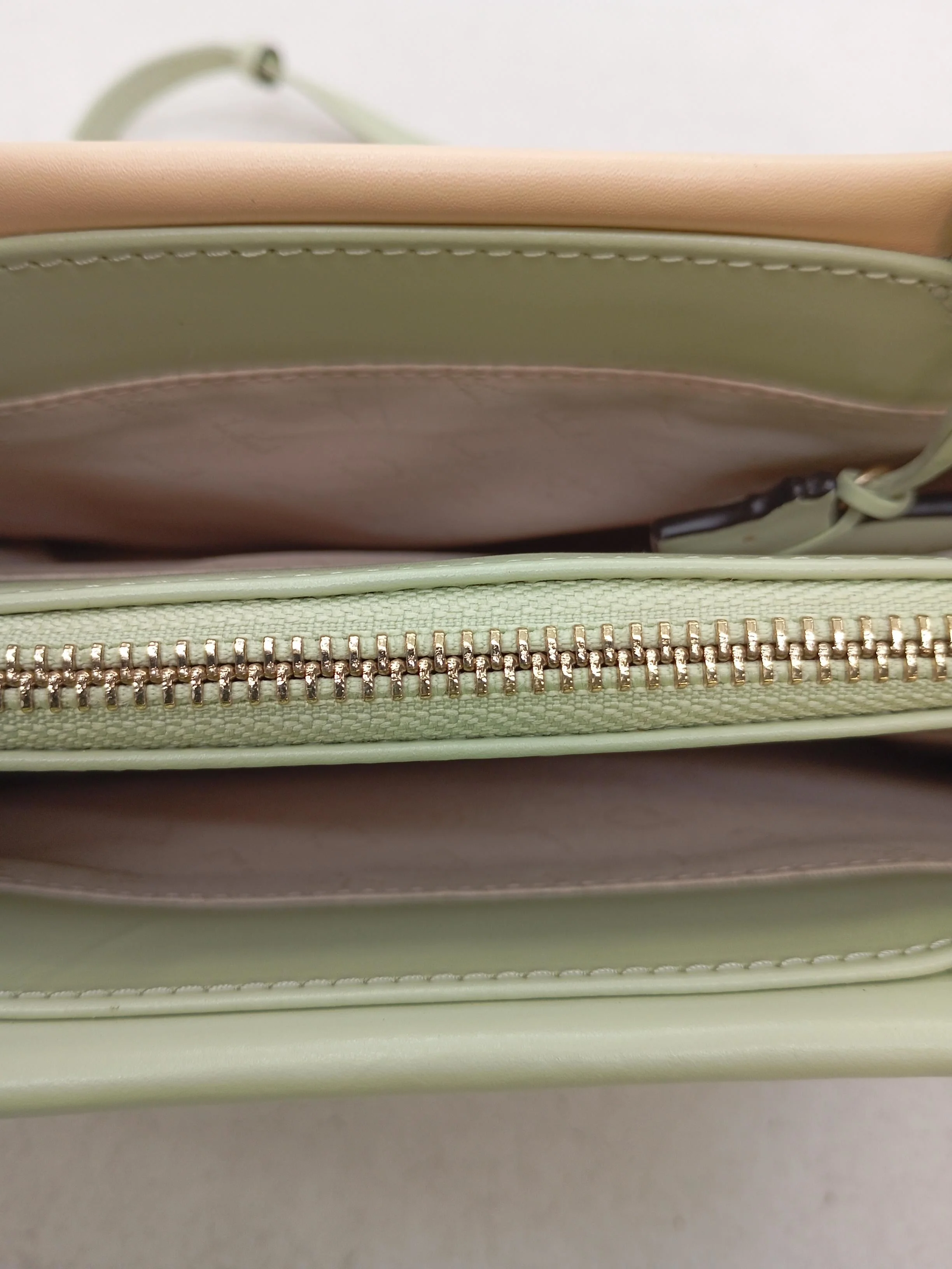 Radley Women's Bag Green Graphic 100% Leather Shoulder Bag - Image 4