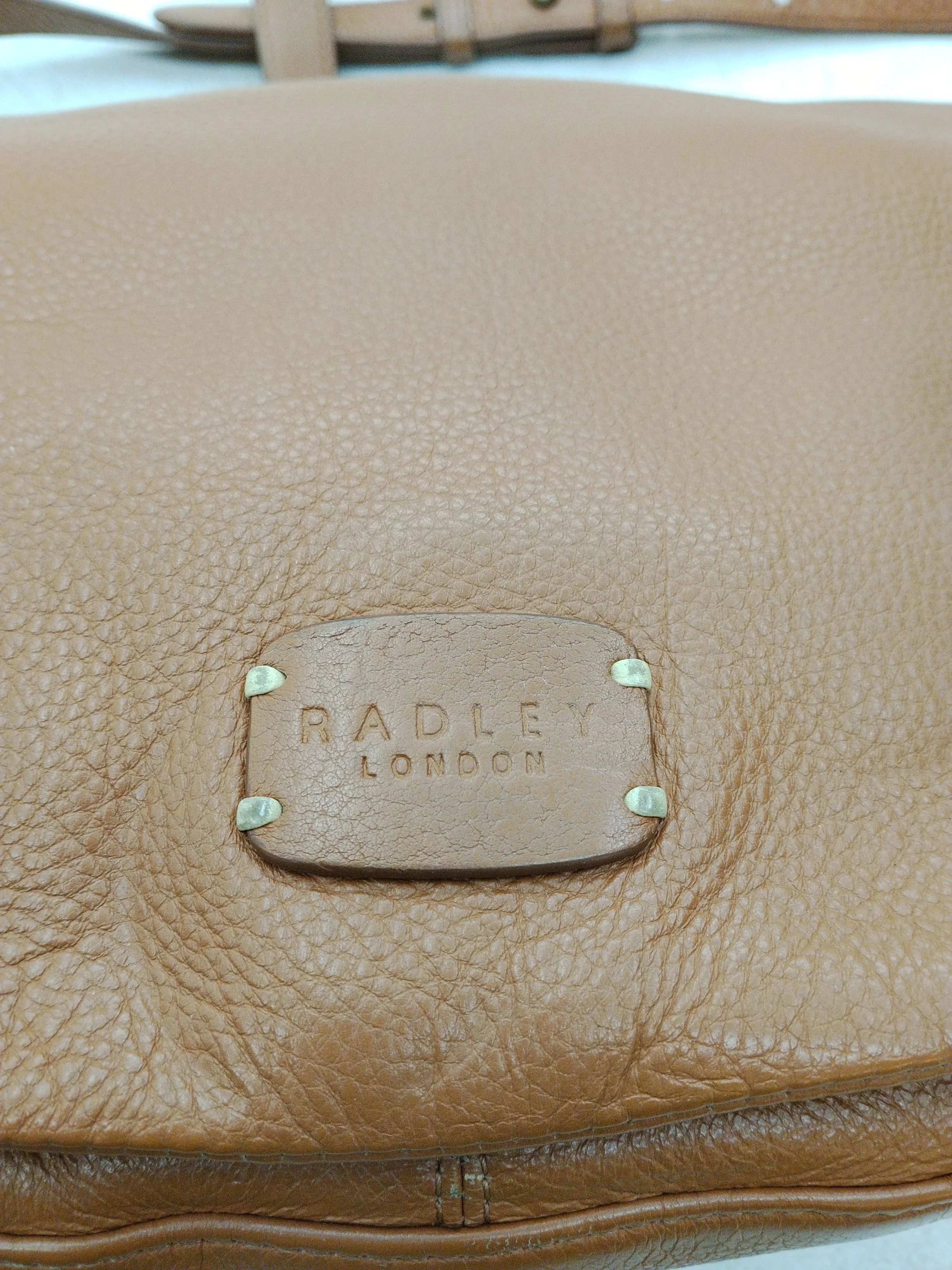 Radley Women's Bag Tan 100% Leather Crossbody - Image 5
