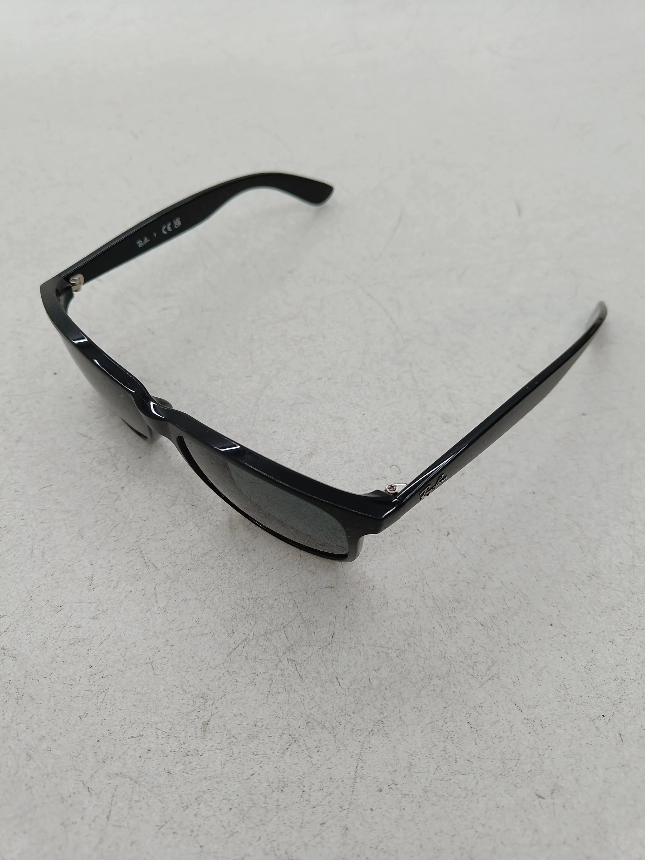 Ray-Ban Men's Sunglasses Black Oval - Image 4