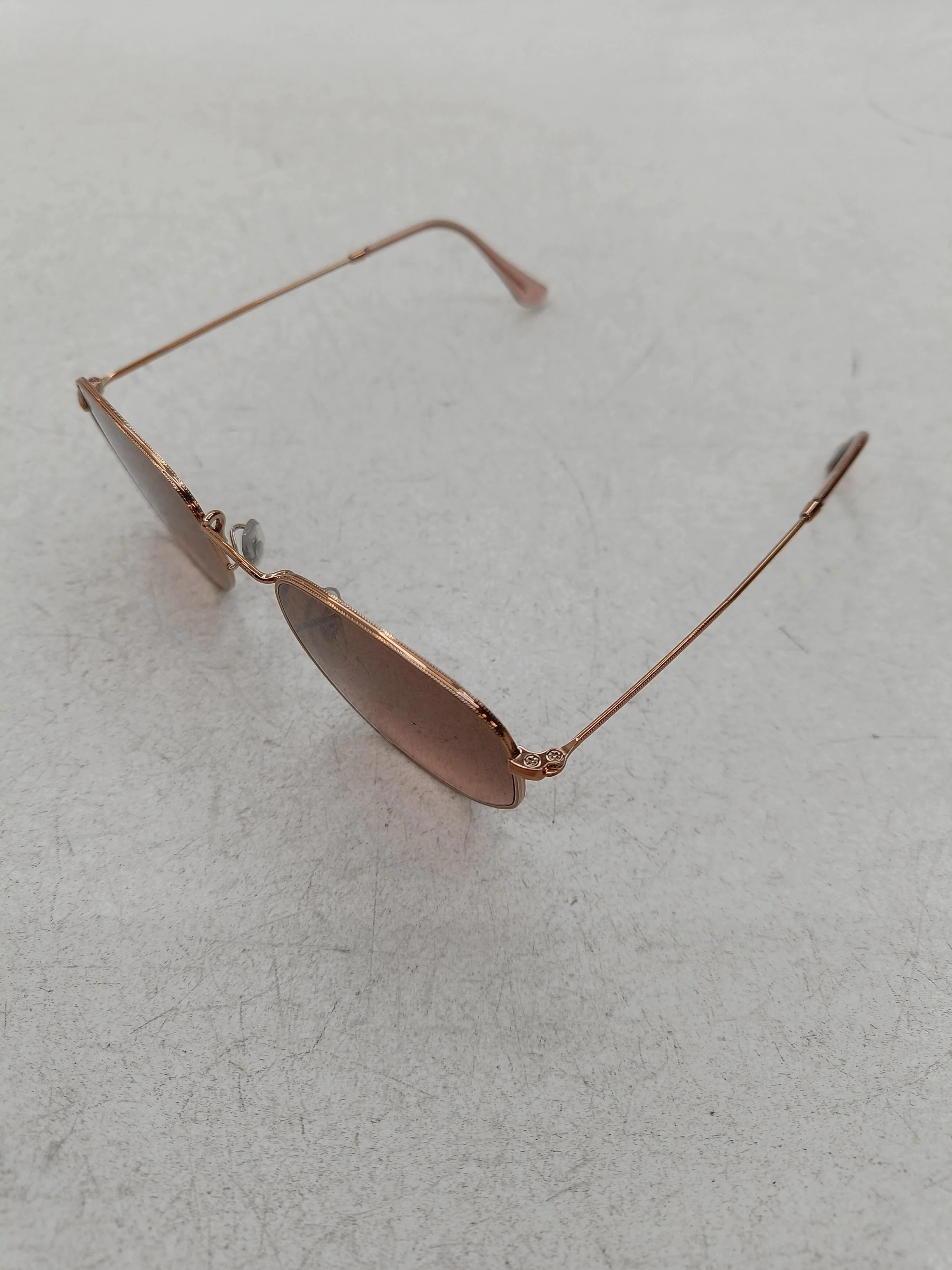 Ray-Ban Men's Sunglasses Gold Round - Image 4
