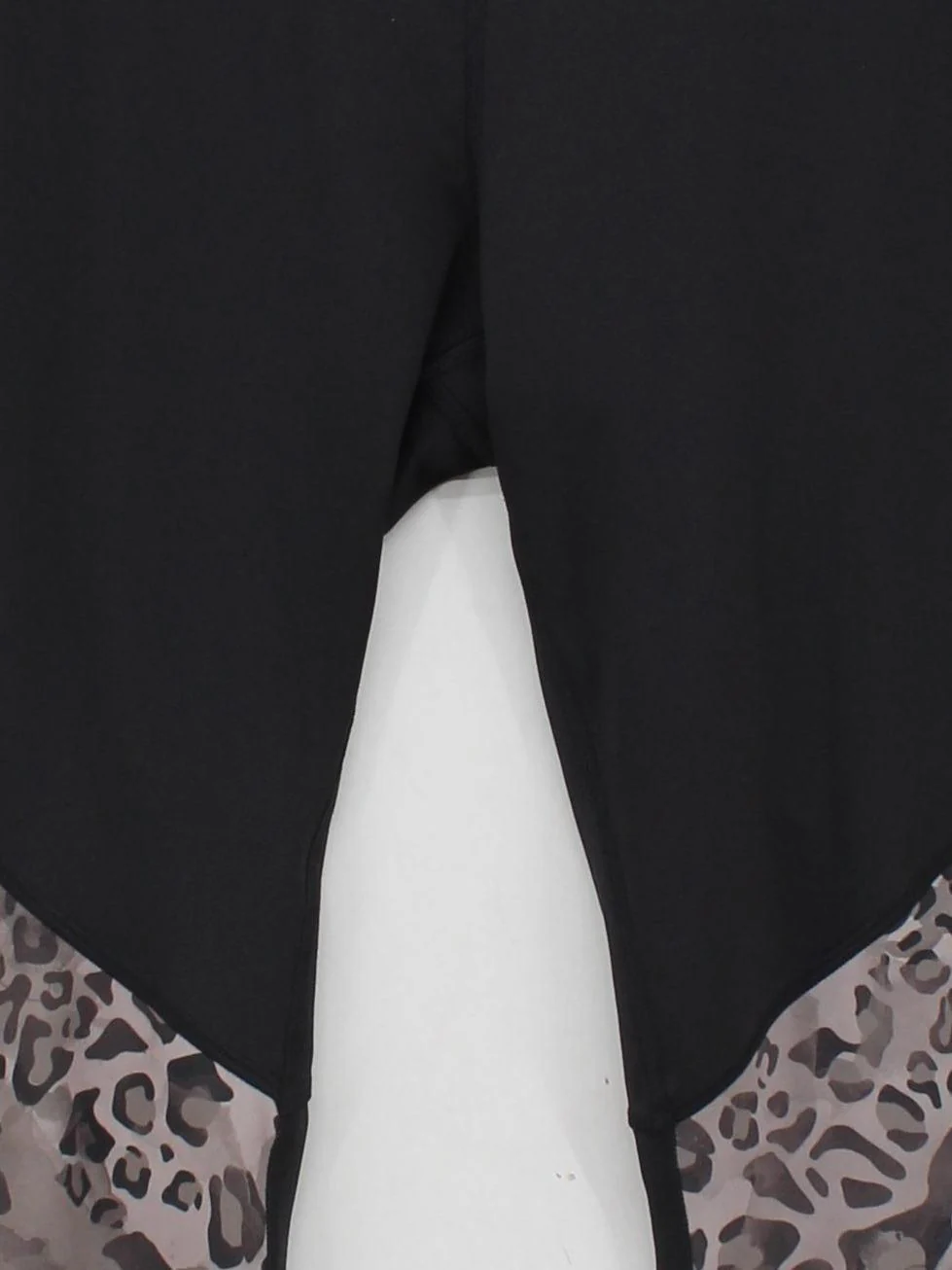 Reebok Women's Leggings L Black Animal Print Polyester with Spandex Full length - Image 3