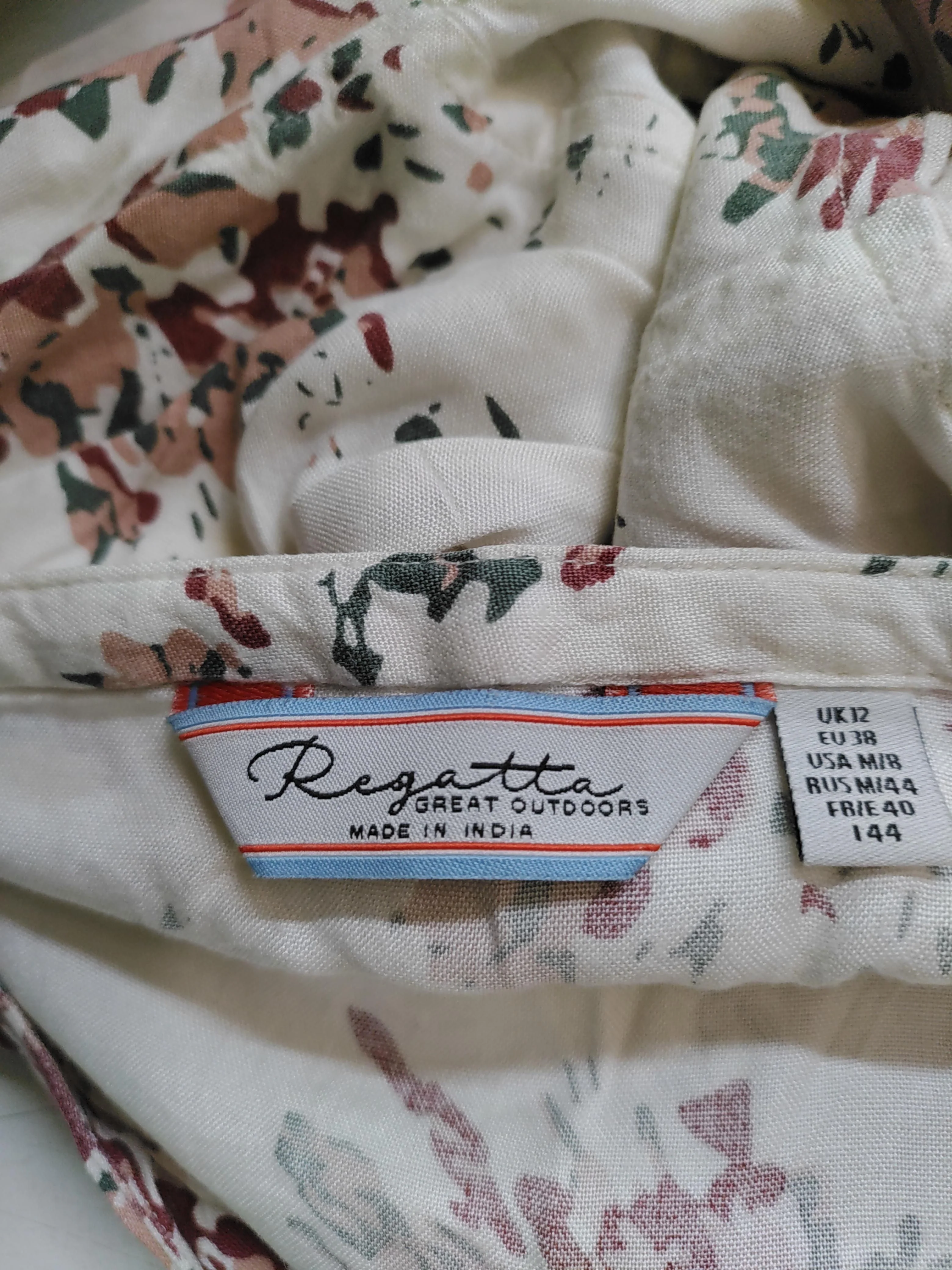 Regatta Women's Shirt M White Floral 100% Viscose Long Sleeve Collared Basic - Image 5