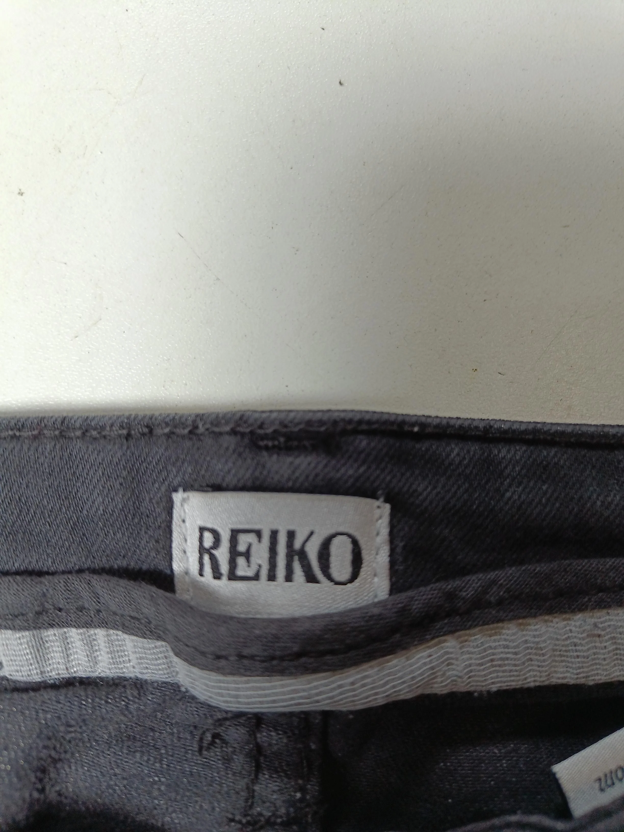 Reiko Women's Jeans W 24 in Black Lyocell Modal - Image 5